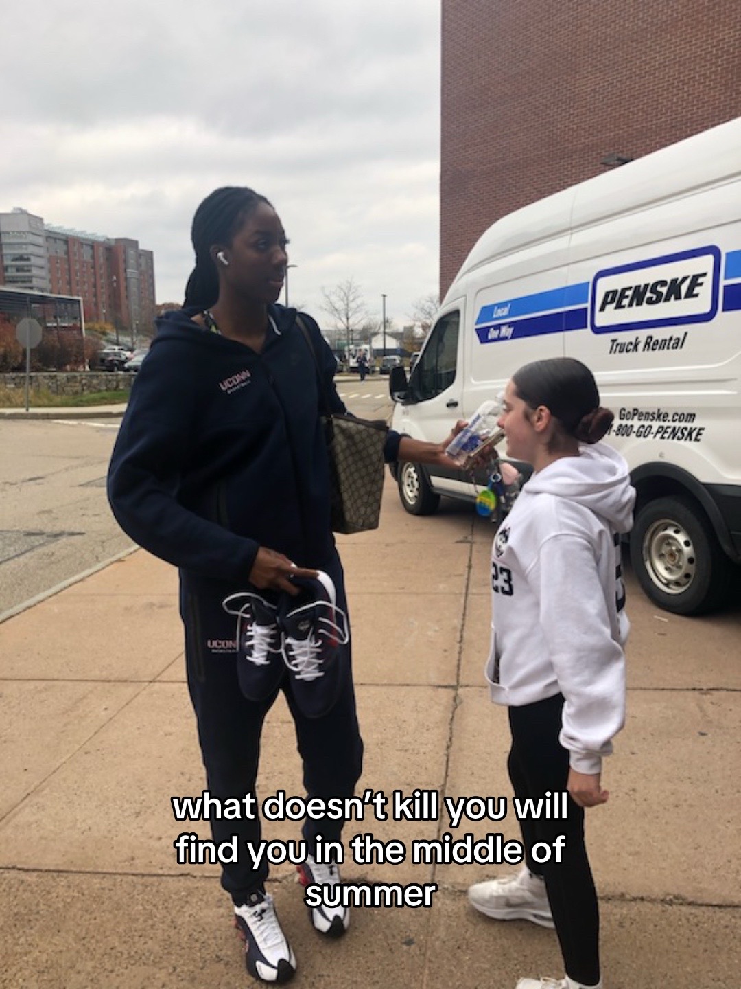 @izzy