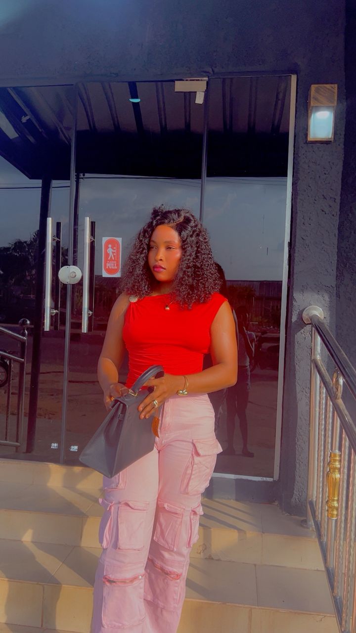 @Pretty gold 🦋🥀❤️