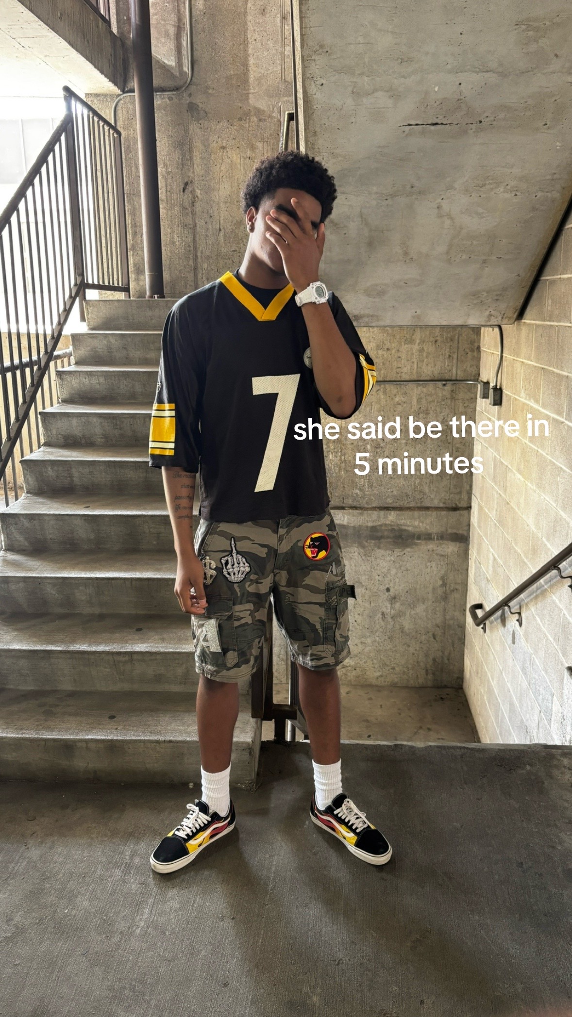 @J5🪐