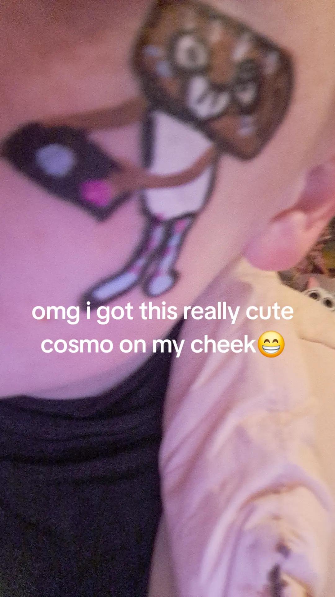 @A VERY BIG COSMO FAN🍩🍪🍫