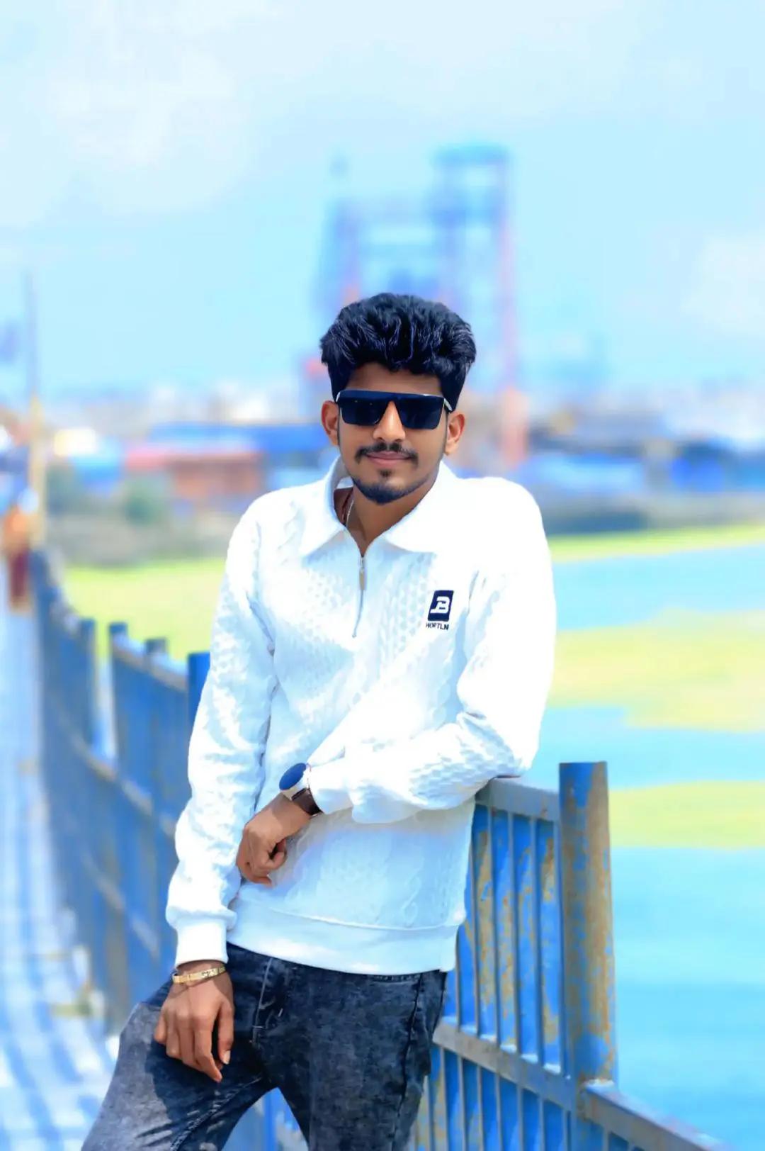 @Yadav jii (UK 🇬🇧)