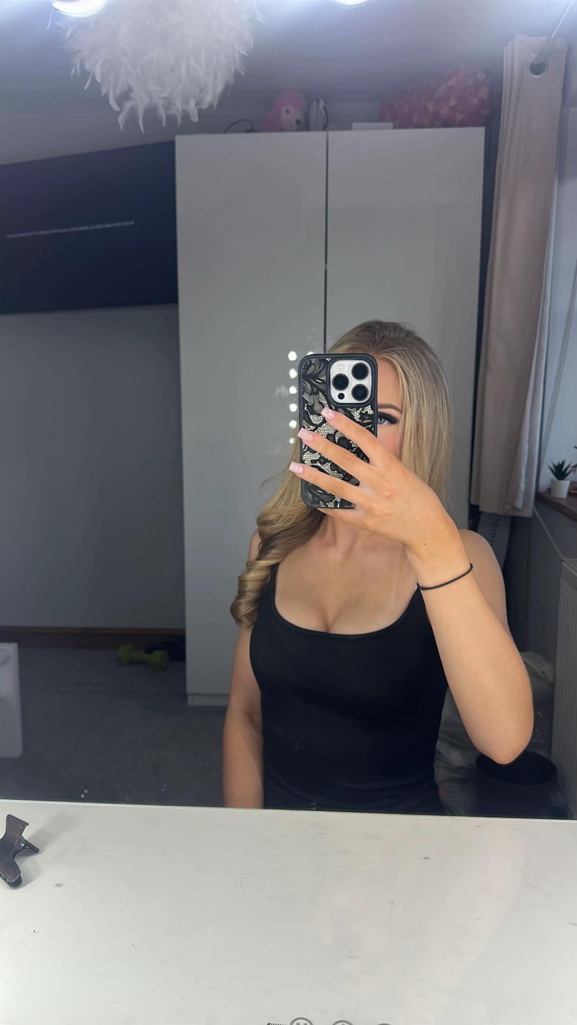 @𝒆𝒗𝒂𝒔𝒑𝒂𝒎🫶🏻