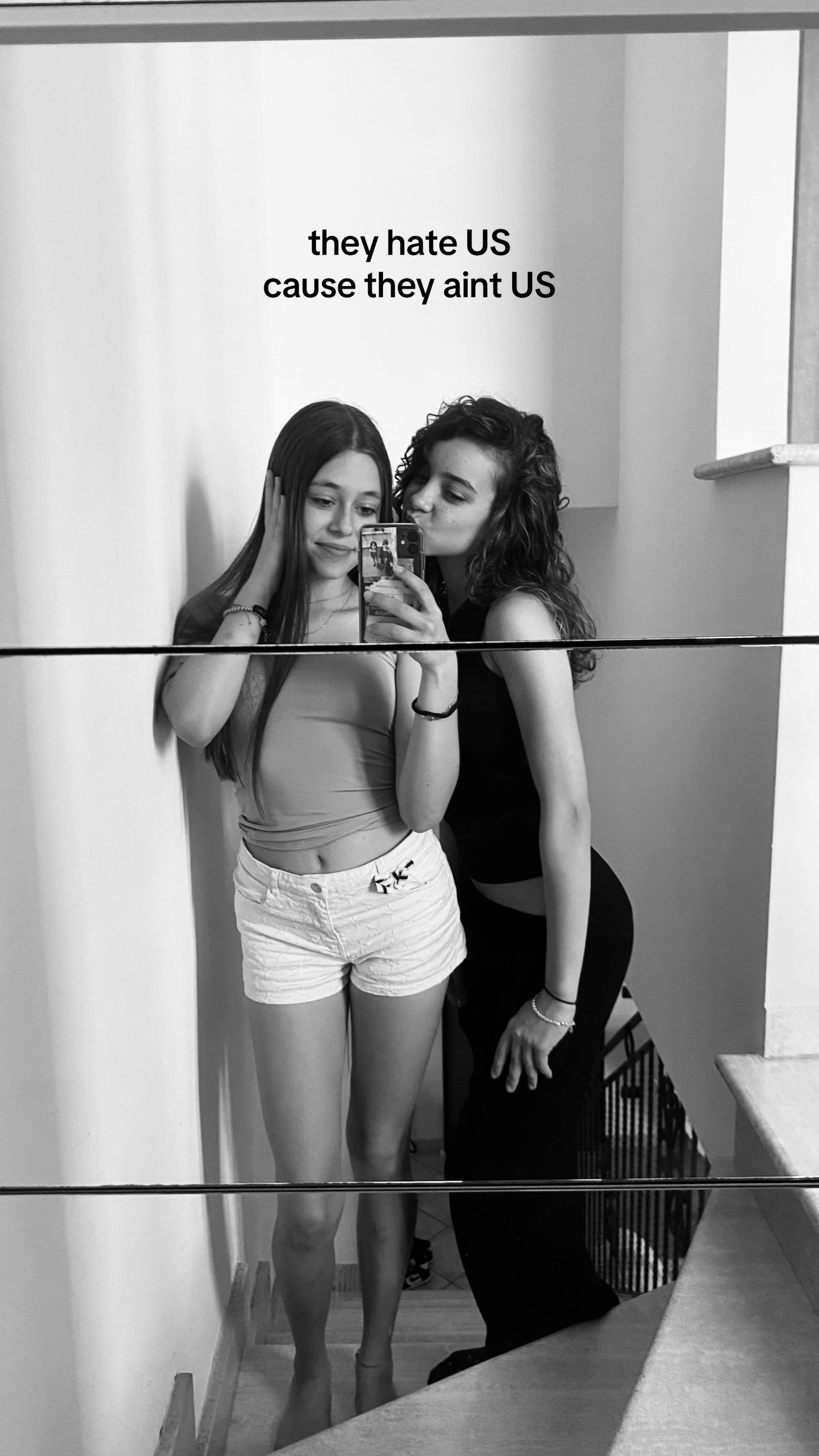 @𝒢&𝒢