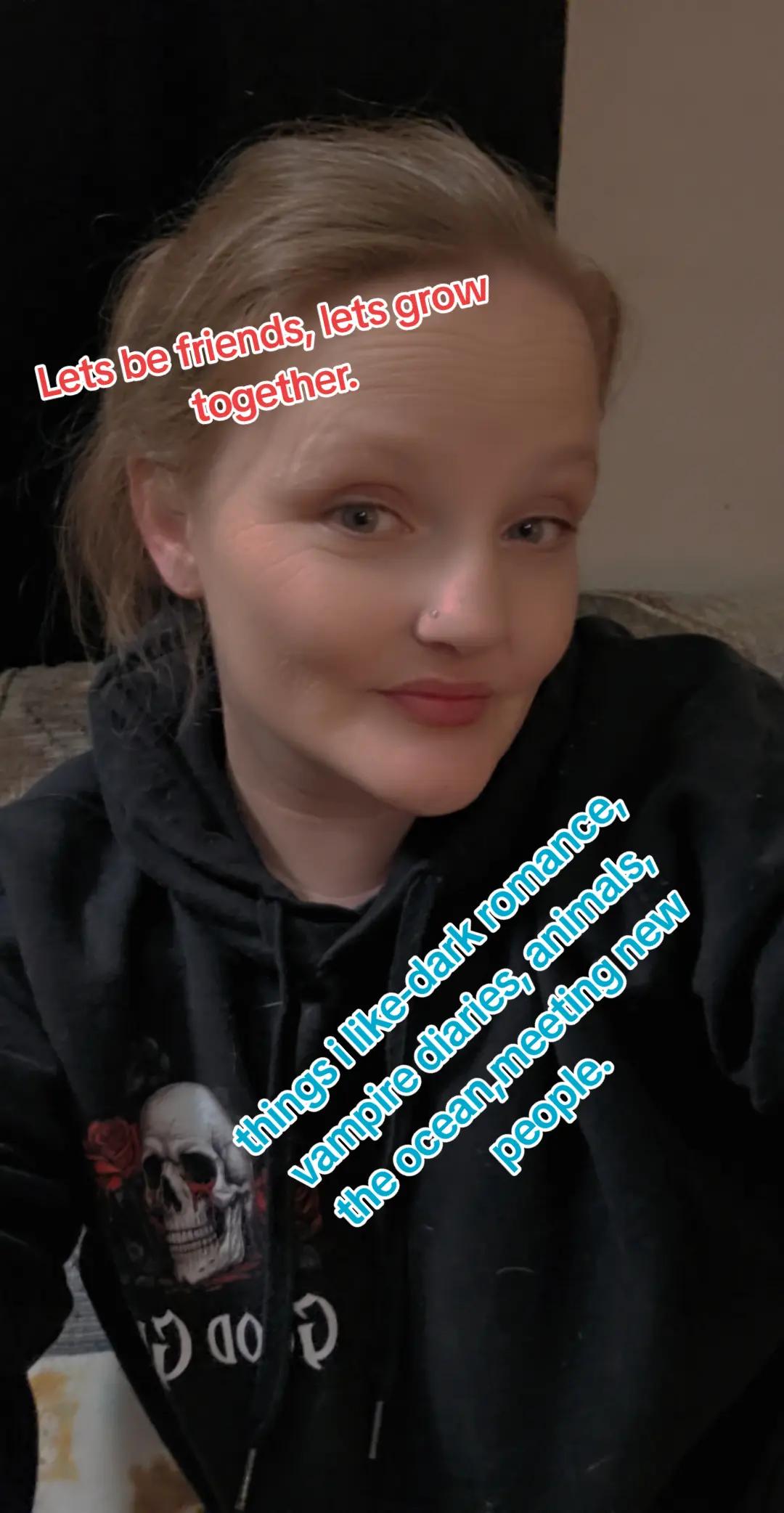 @Sarah🦇 🧛♀️