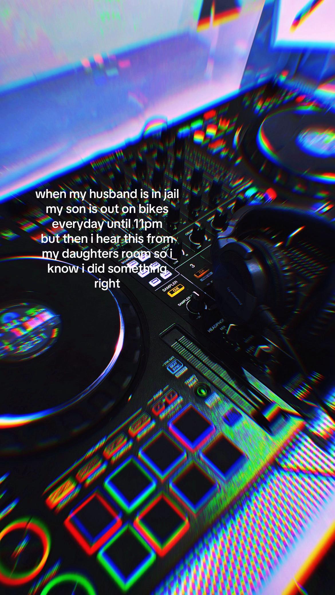 @๐๐๐๐พ๐’๐ ๐๐
๐ถ๐๐