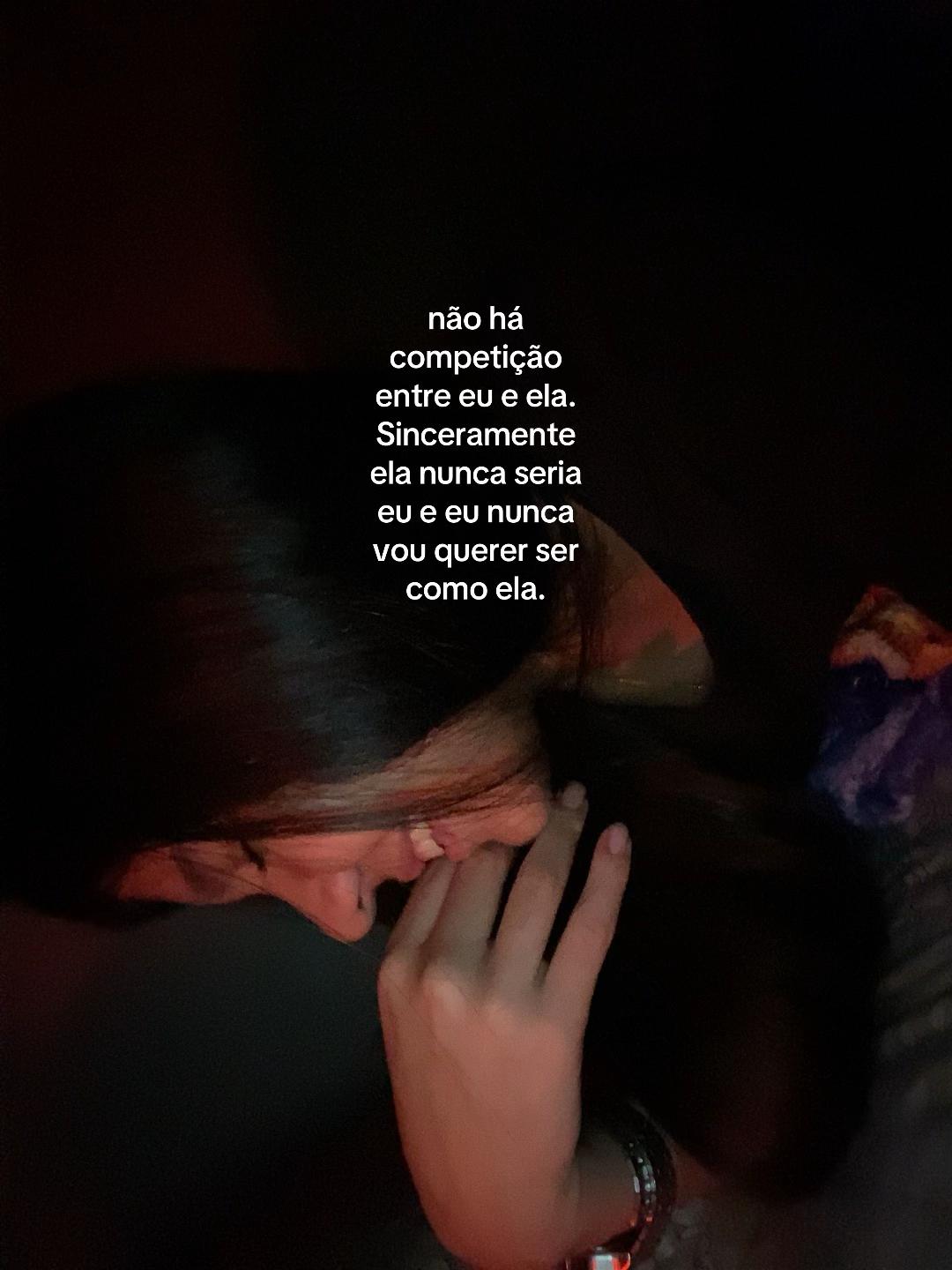 @julia_moreiira