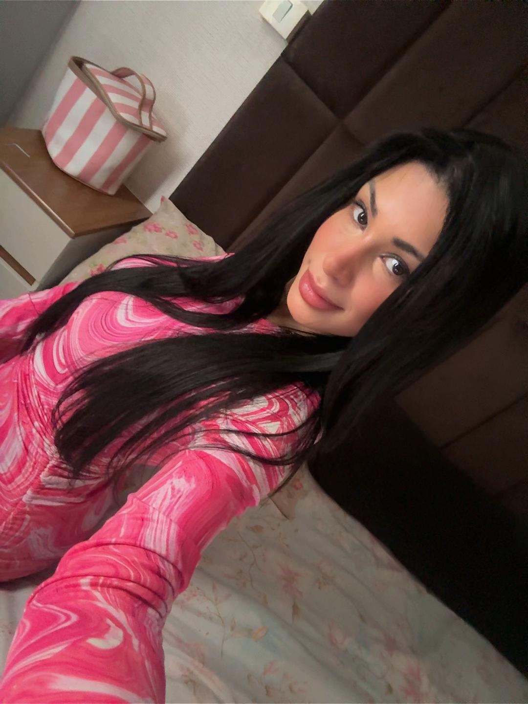 @nicolykardash