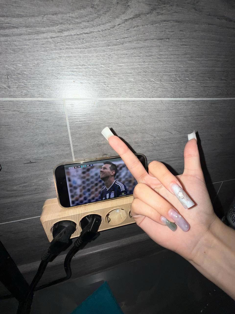 @🫨