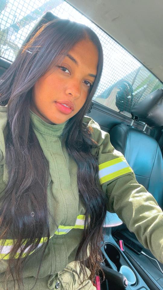@KellyMiiranda