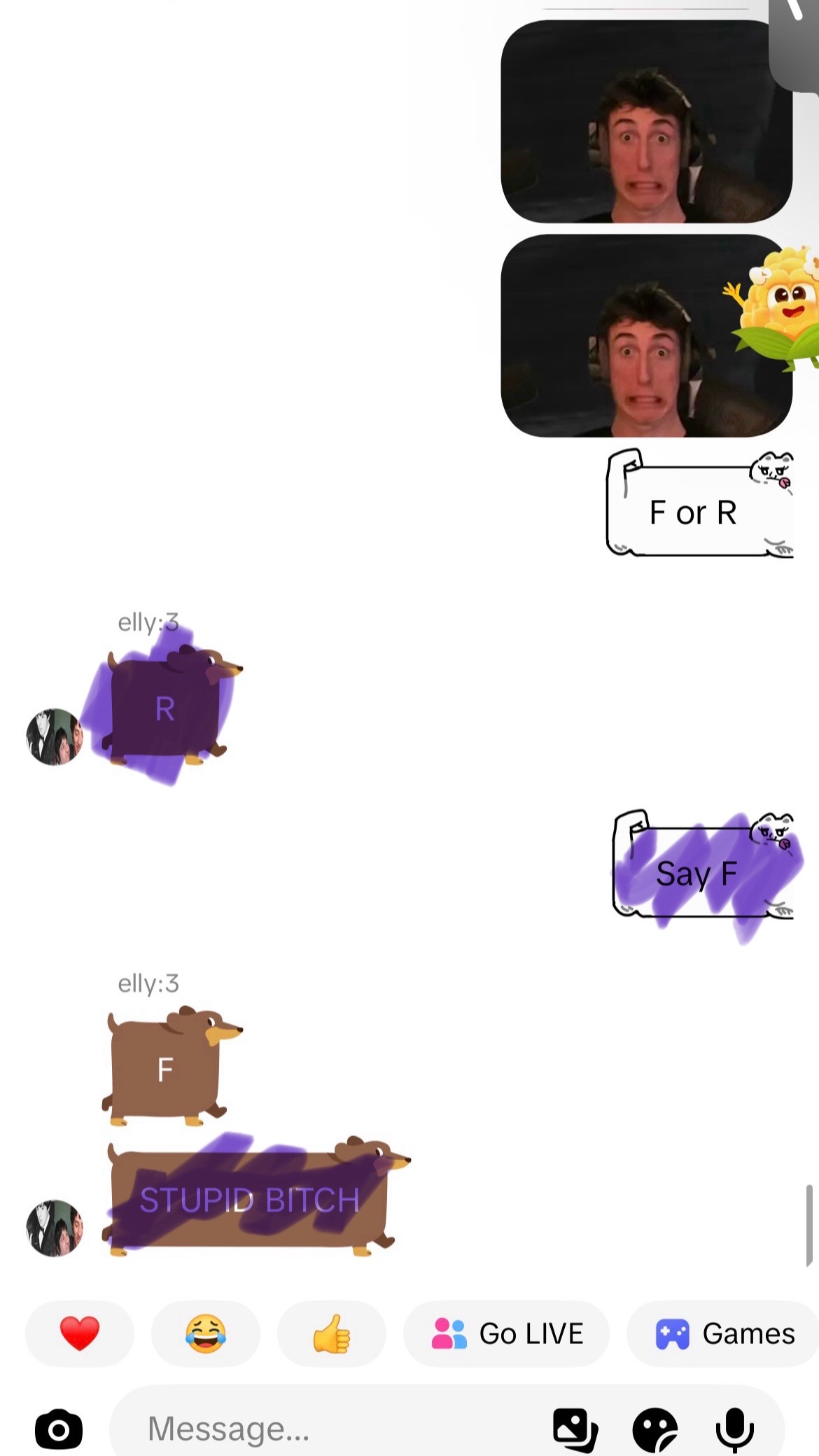 @(>.<)