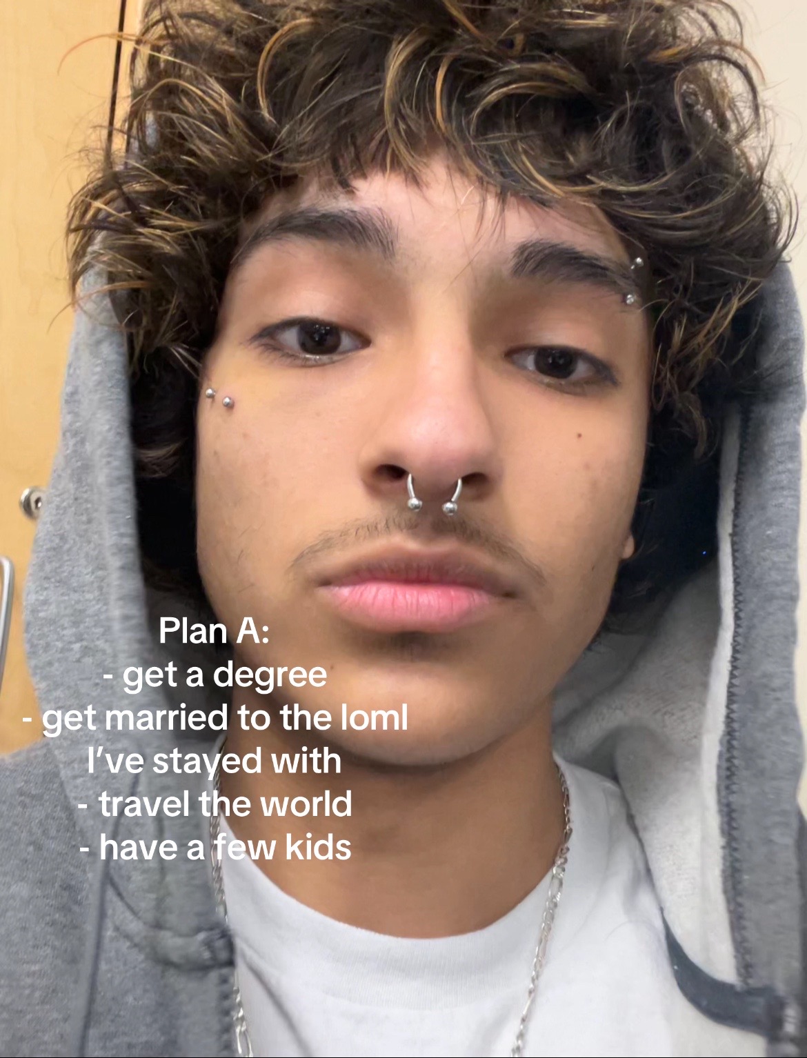 @⃟