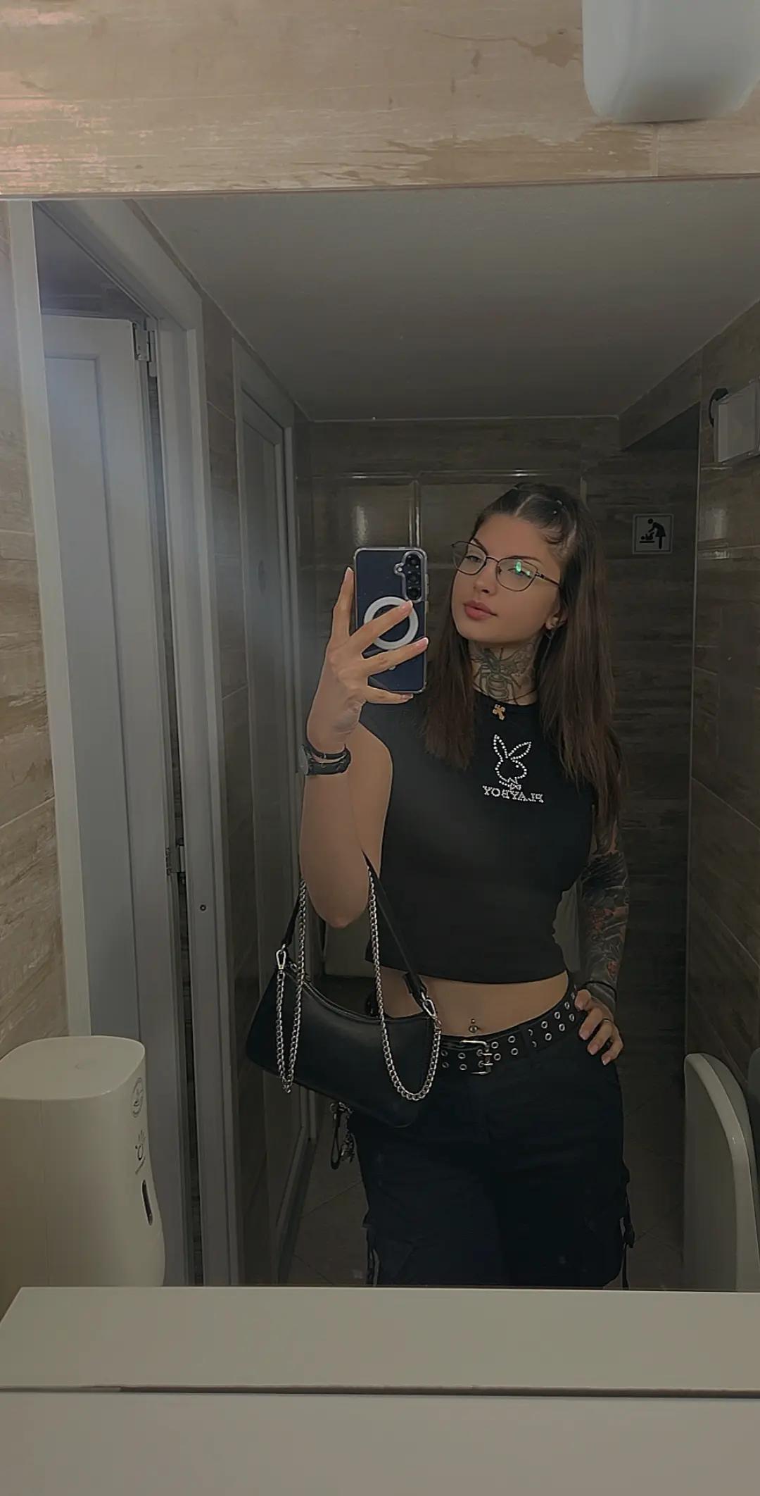 @Ана🇷🇸