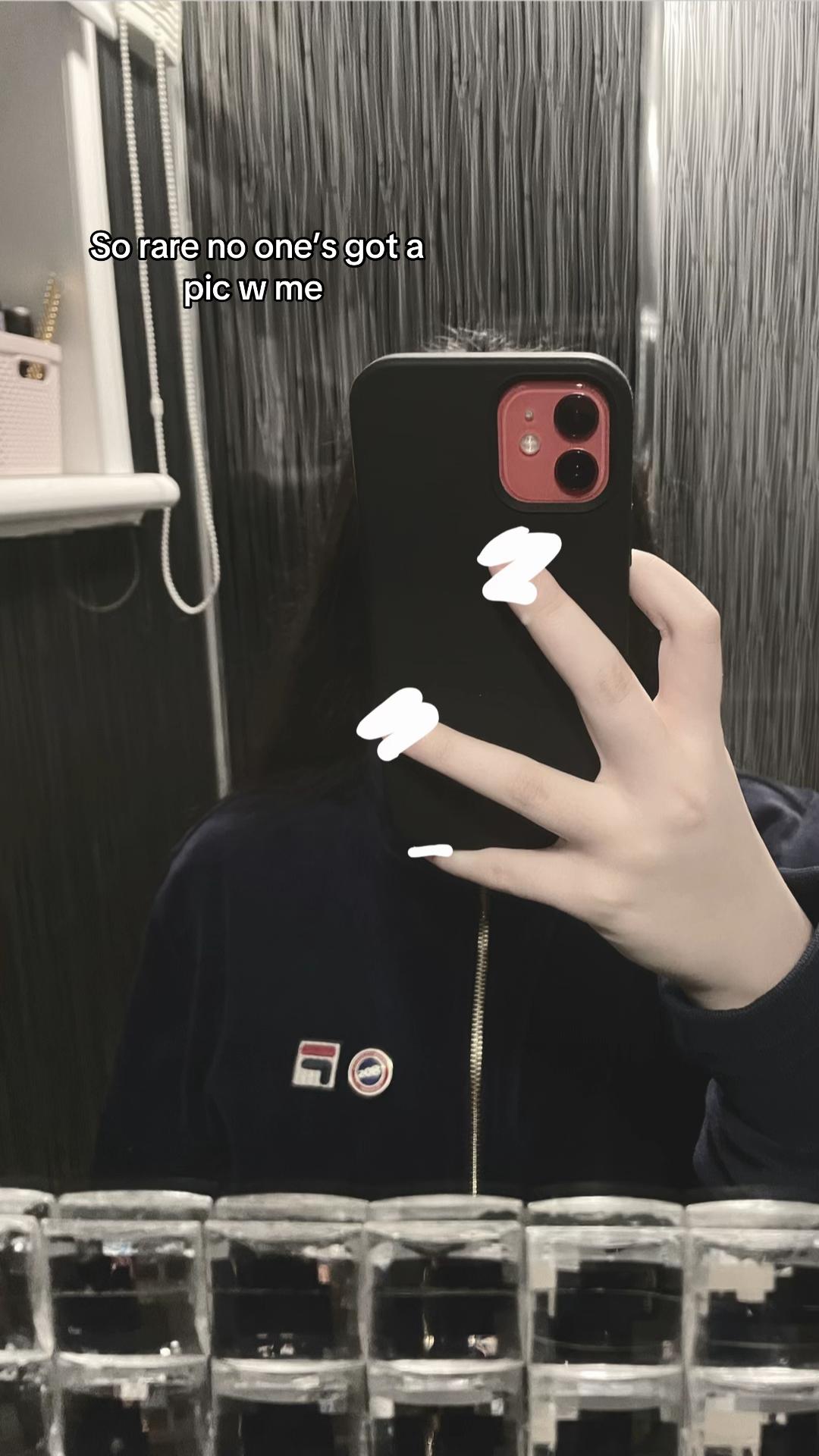 @R̷y̷R̷y̷
