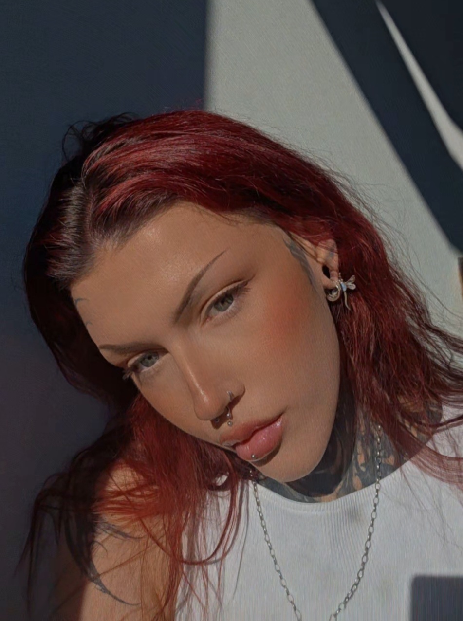@Molly 🧛🏻&zwj;♀️