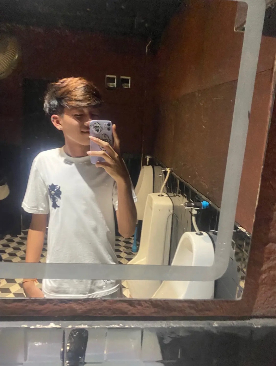 @ប្រដាប់ស្រឡាញ់🤨