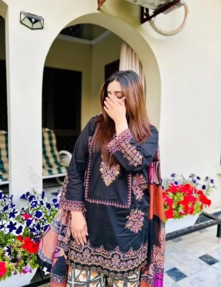@Rida Shahzadi 💫