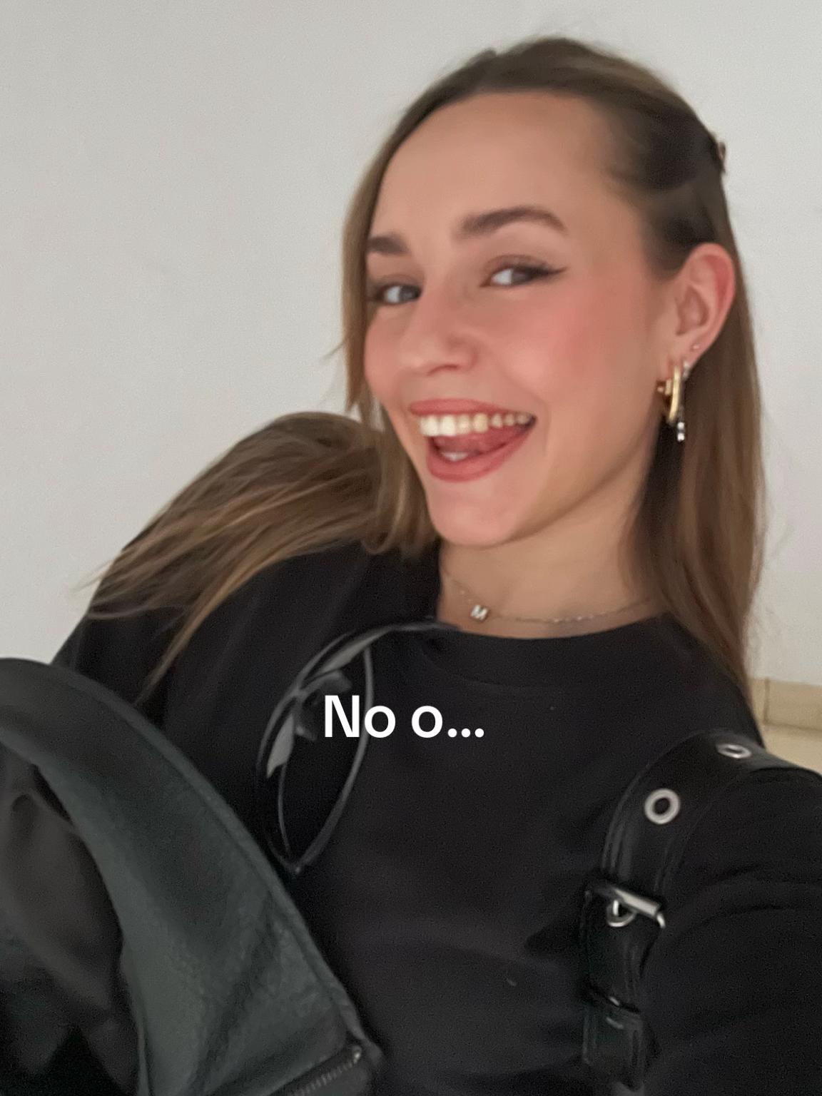 @María