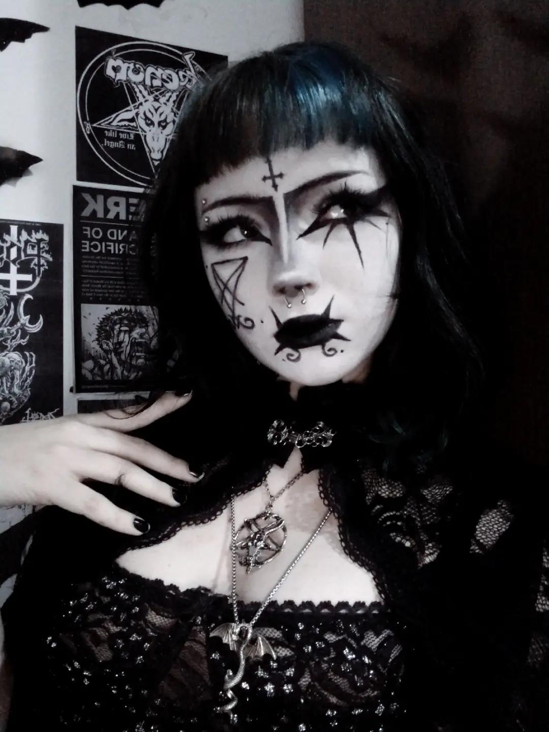 @𝙻𝔦𝔳 ࣪.☣︎
