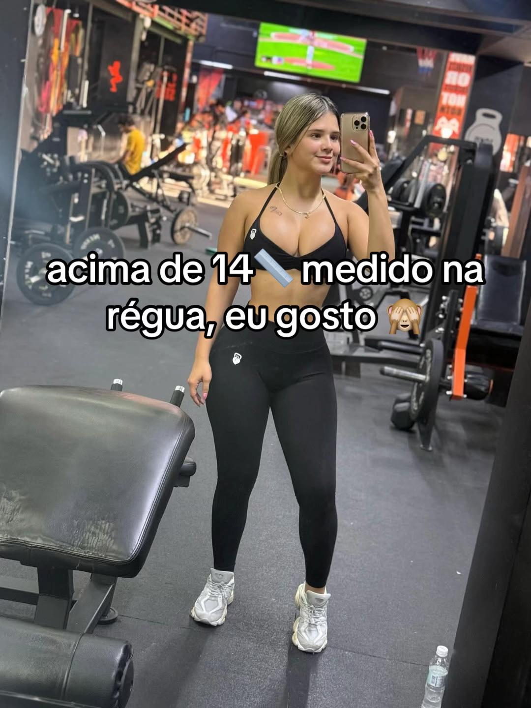 @𝑩𝒓𝒂𝒏𝒒𝒖𝒊𝒏𝒉𝒂 💋
