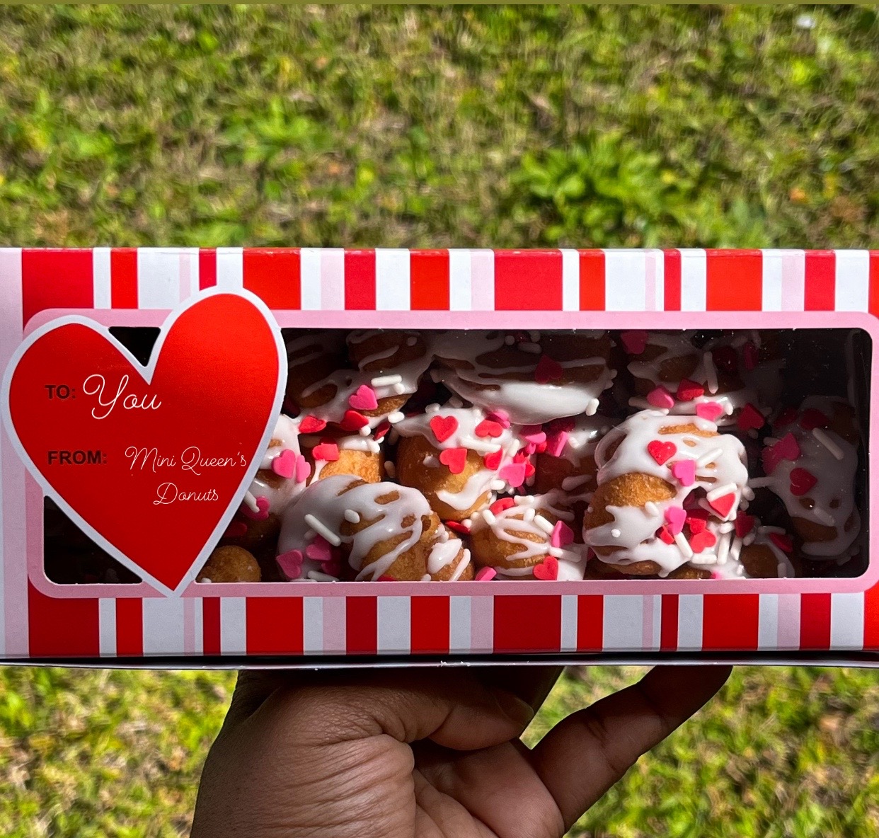 @MiniQueensDonuts