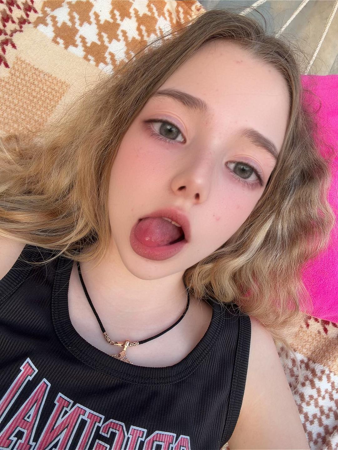 @adelia🩰