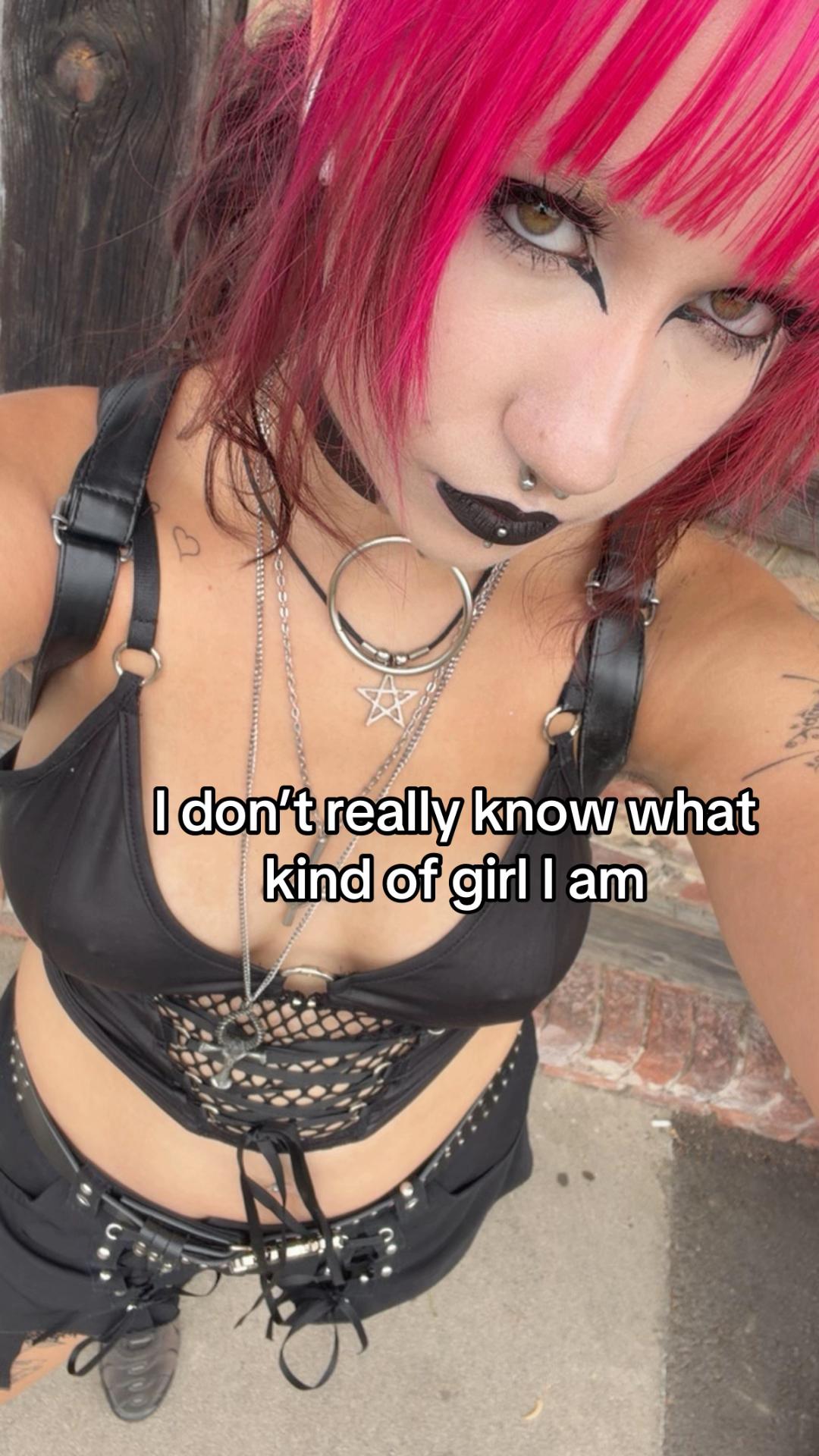 @EmiliaVibes