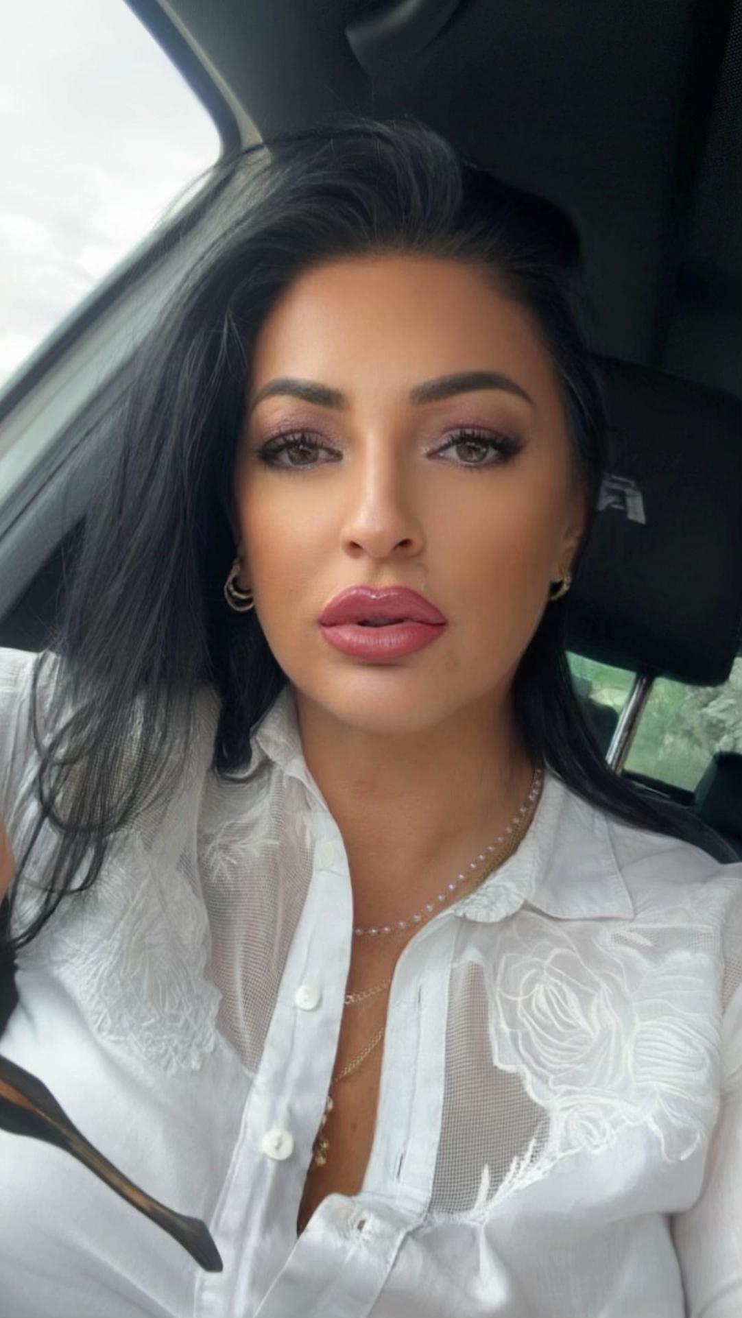 @adelinash1