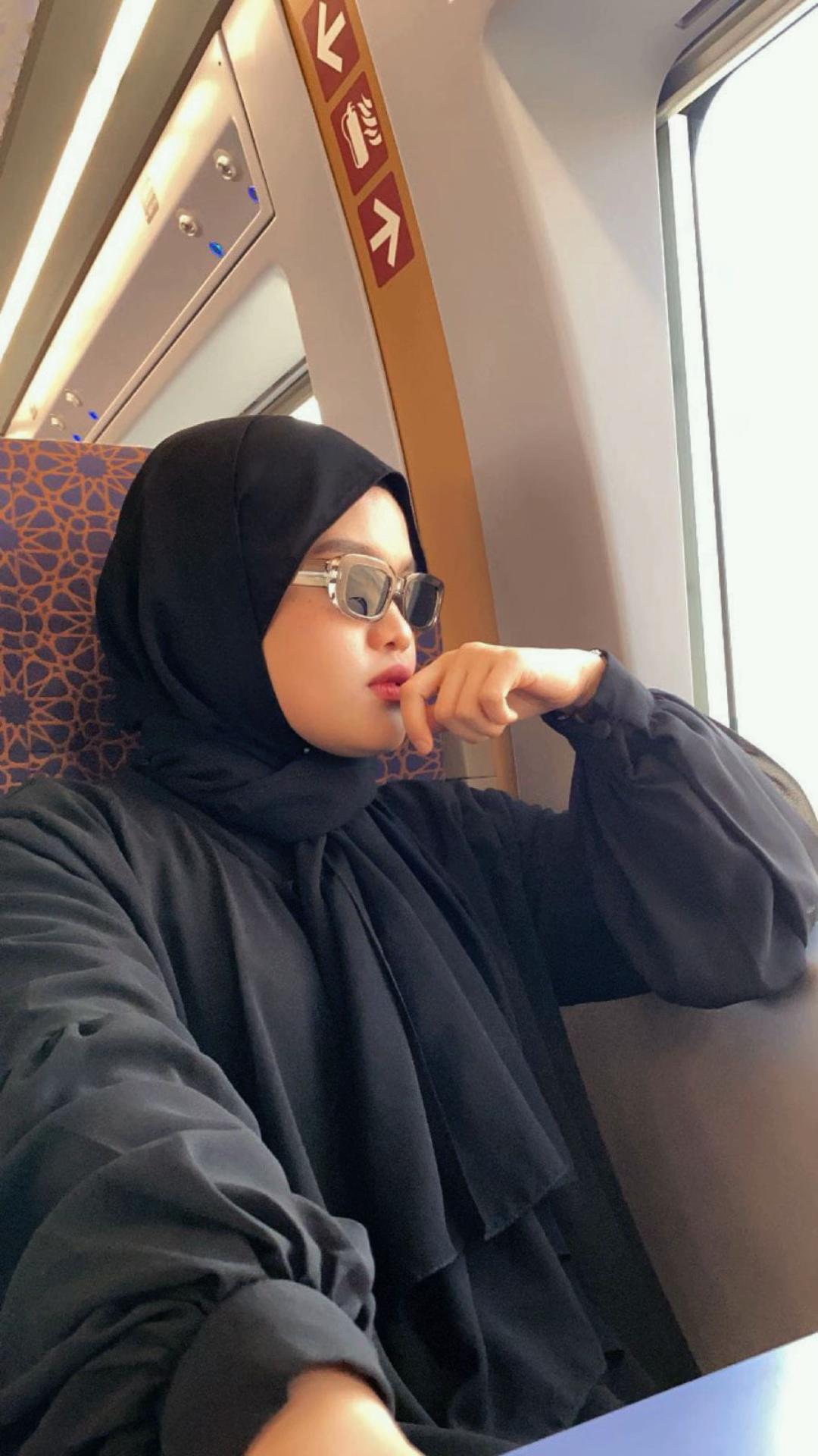 @Desi Savitri 🦢