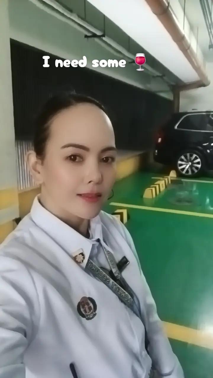 @#strongladyguard👩✈️👱♀️