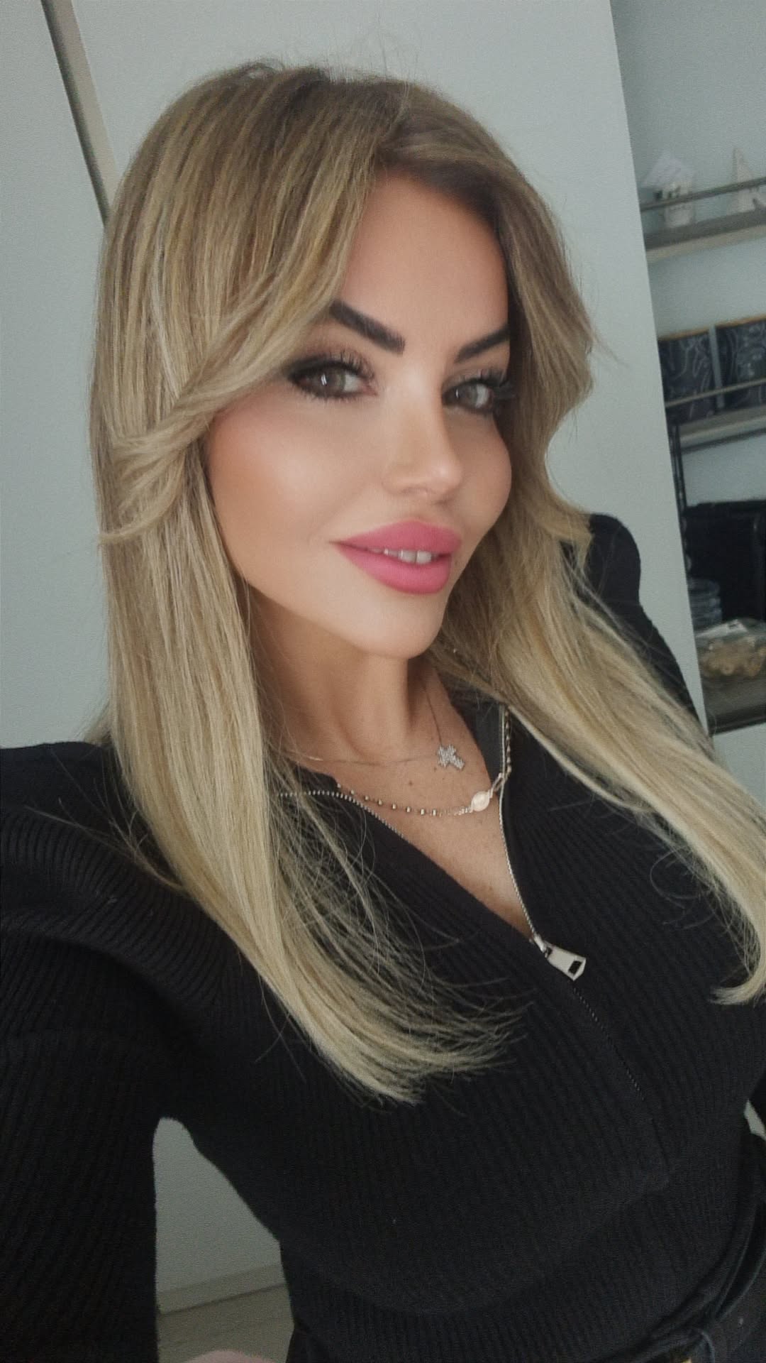 @Luna