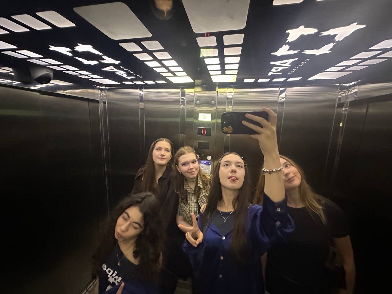@даша