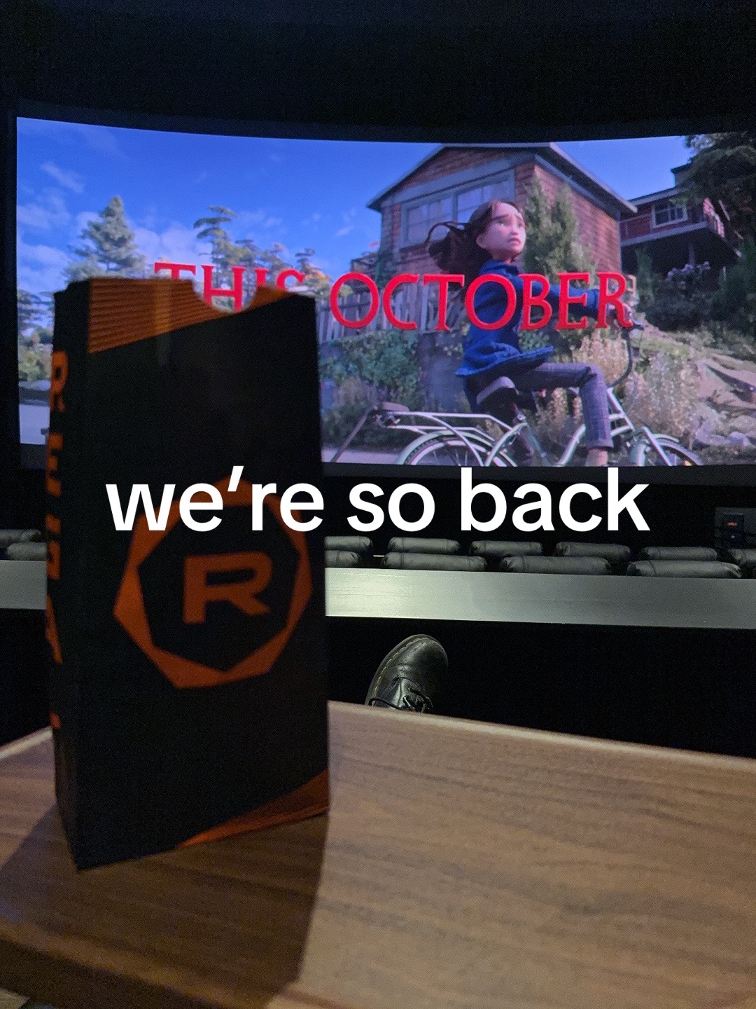@thegirlinurphone
