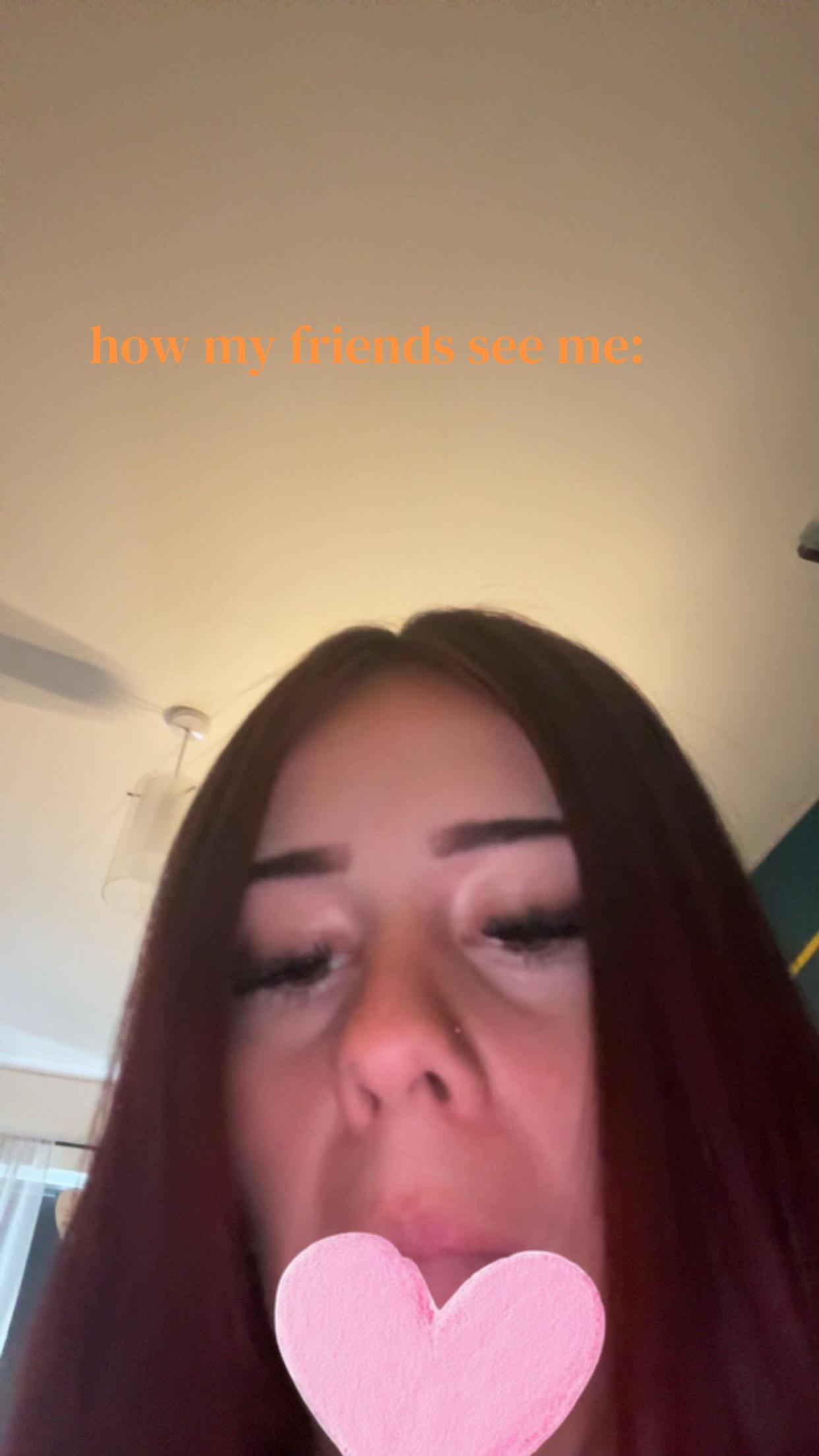 @😗