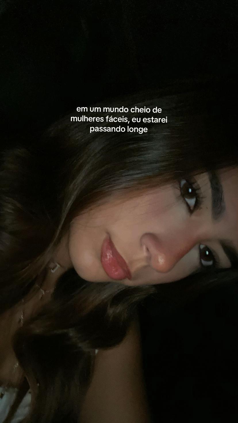 @liviaareiss_