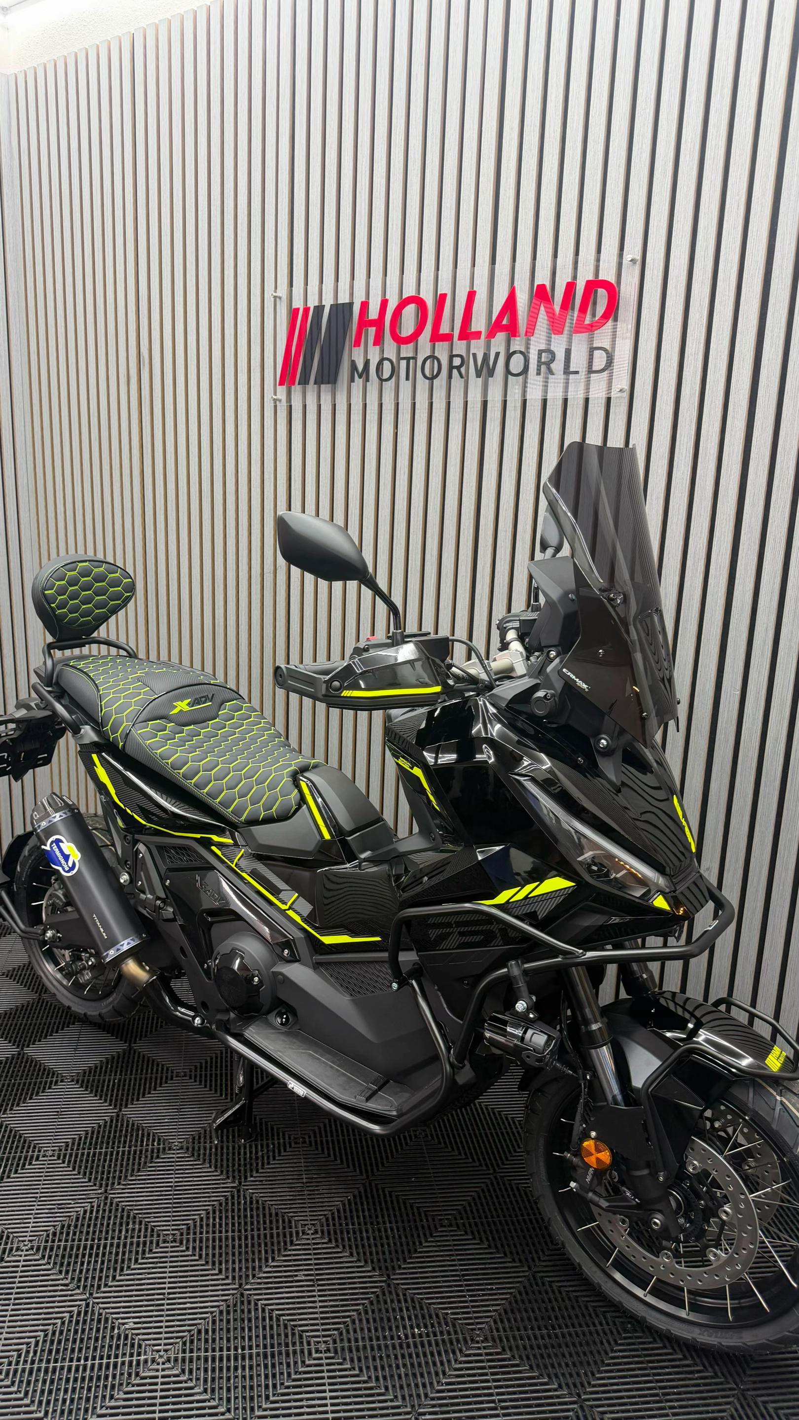 @hollandmotorworld