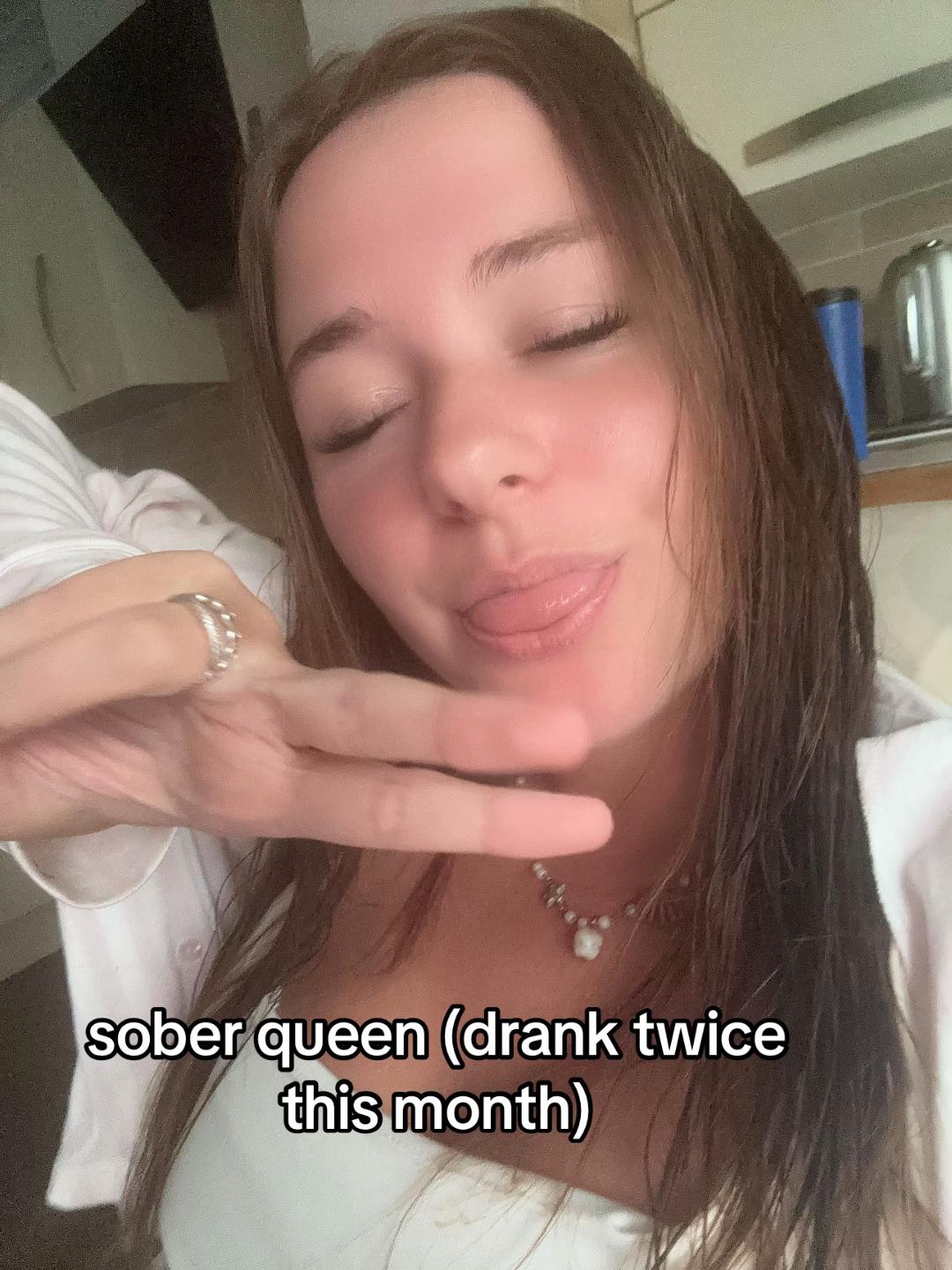 @𝐒𝐎𝐏𝐇𝐈𝐄🤍🍸🐆🪩
