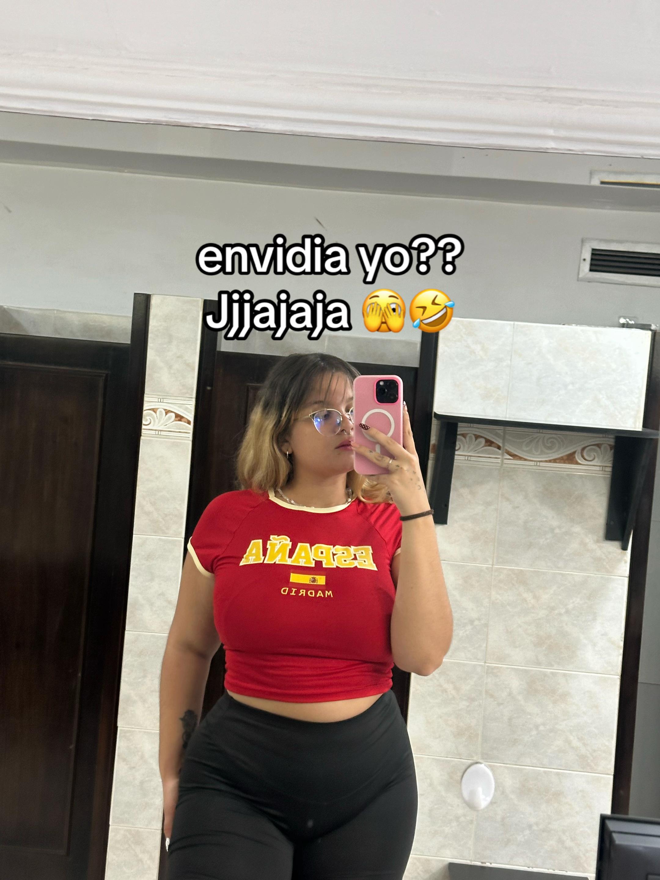 @Tati🖤