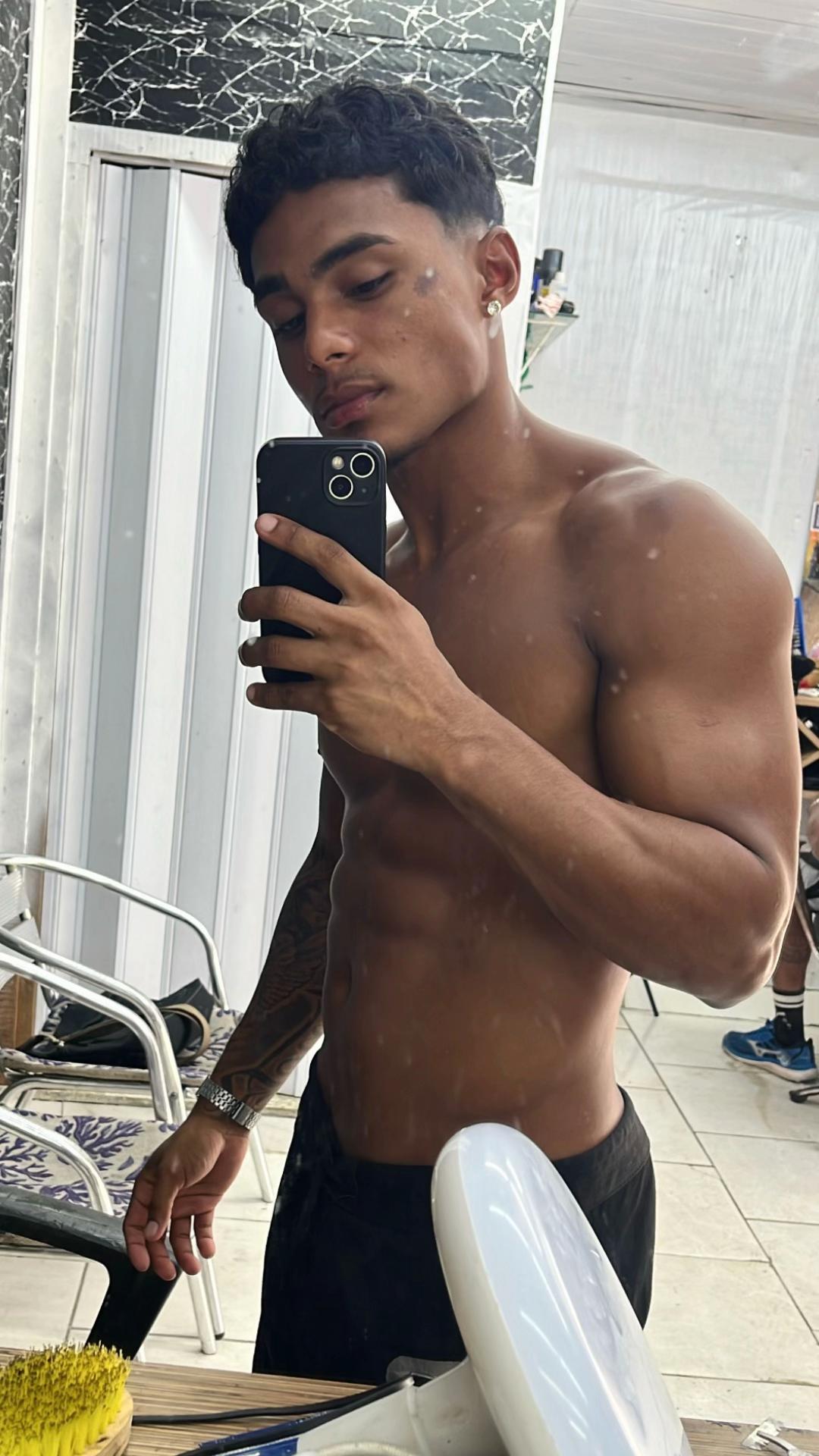 @lohanmoreira