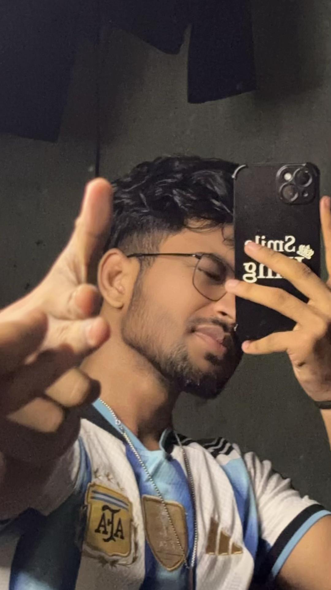 @SMILE KING😉😘