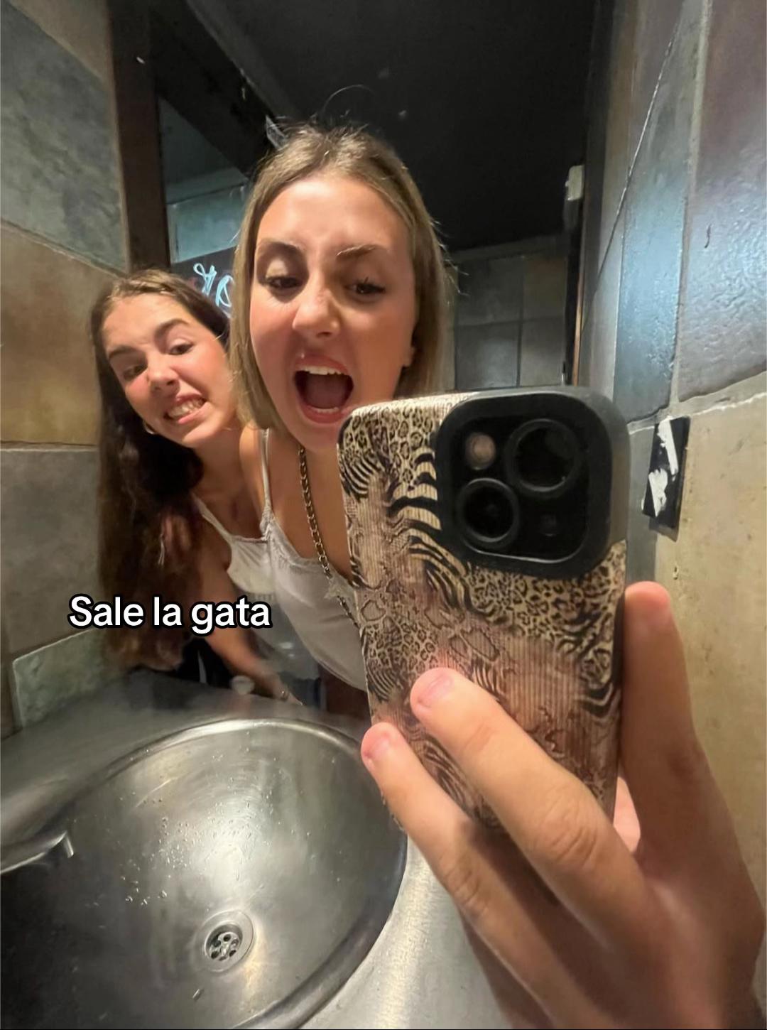 @𝕒𝕕𝕣𝕚𝕒𝕟𝕒