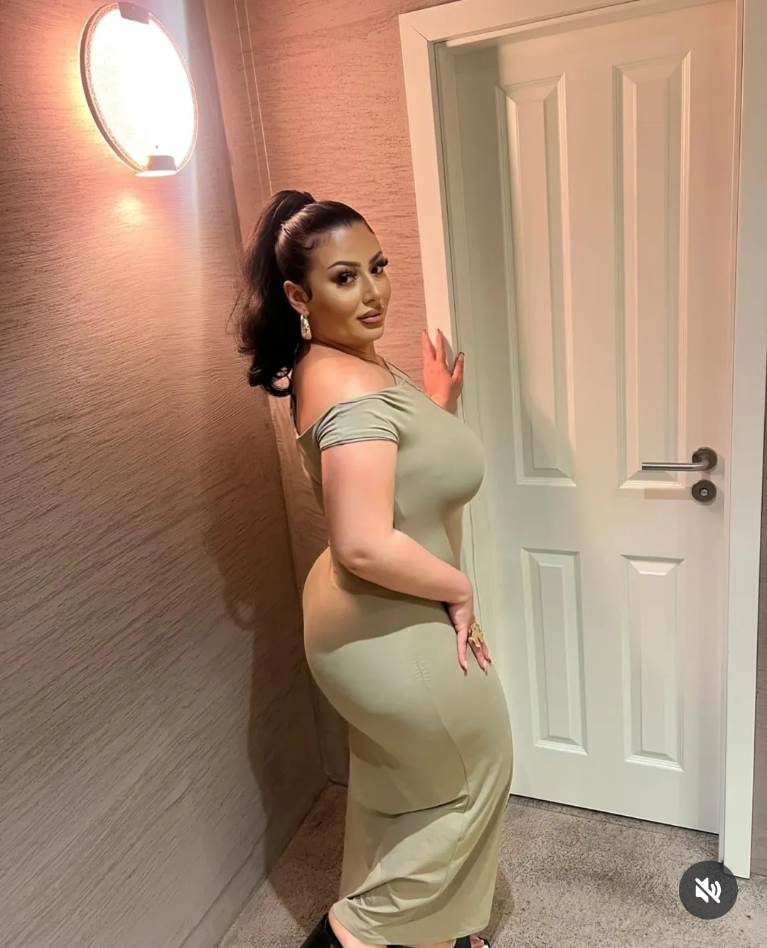 @lindazella