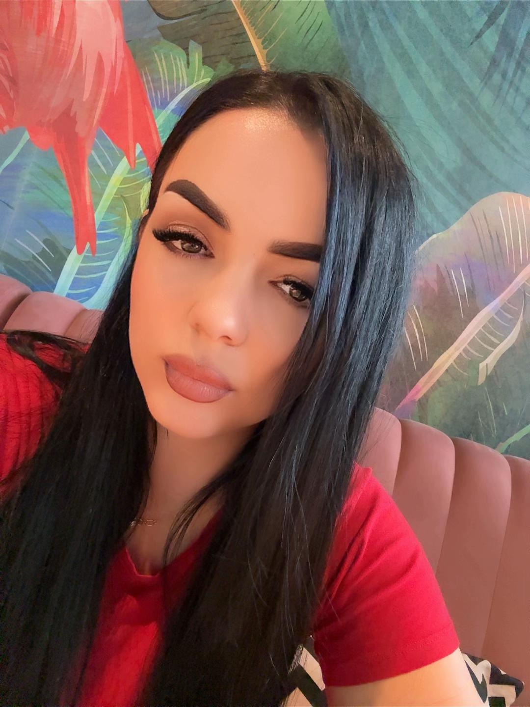 @Alinuța 💣👑
