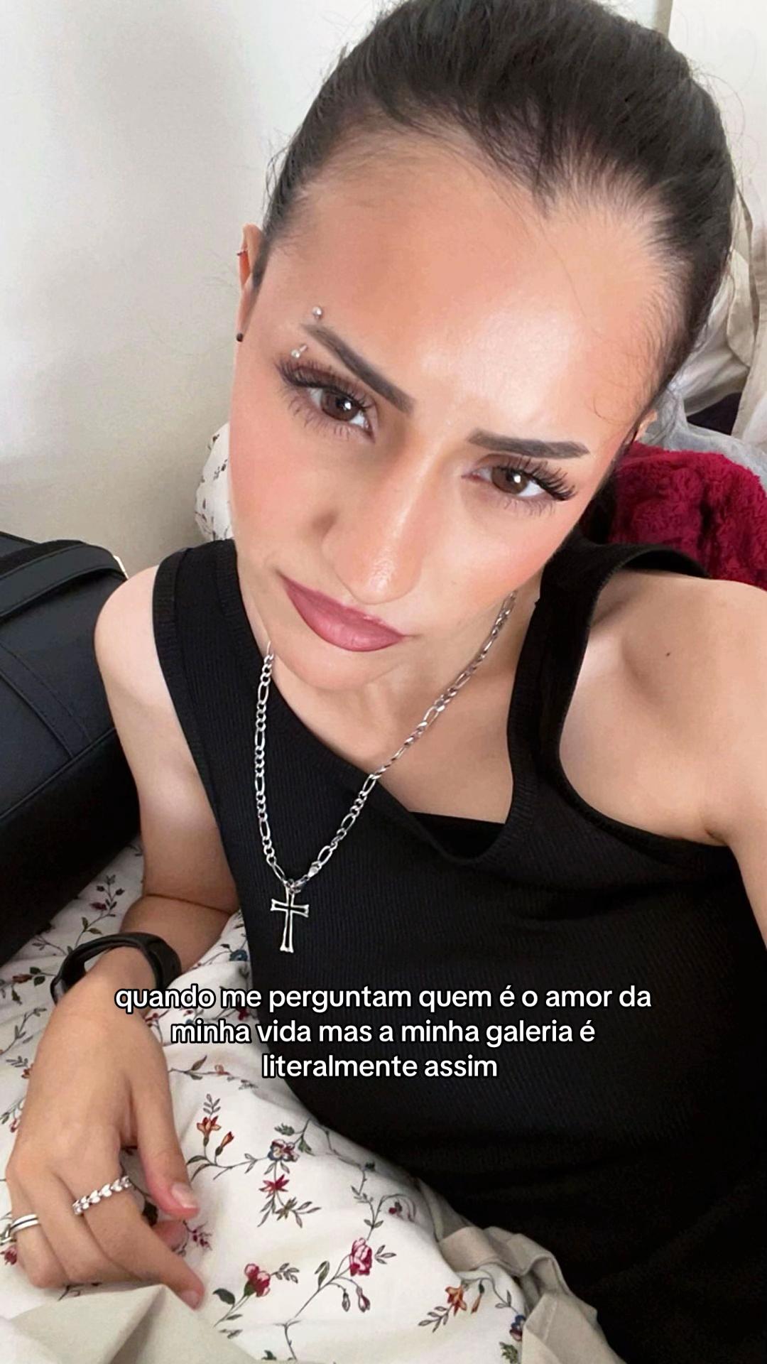 @inês