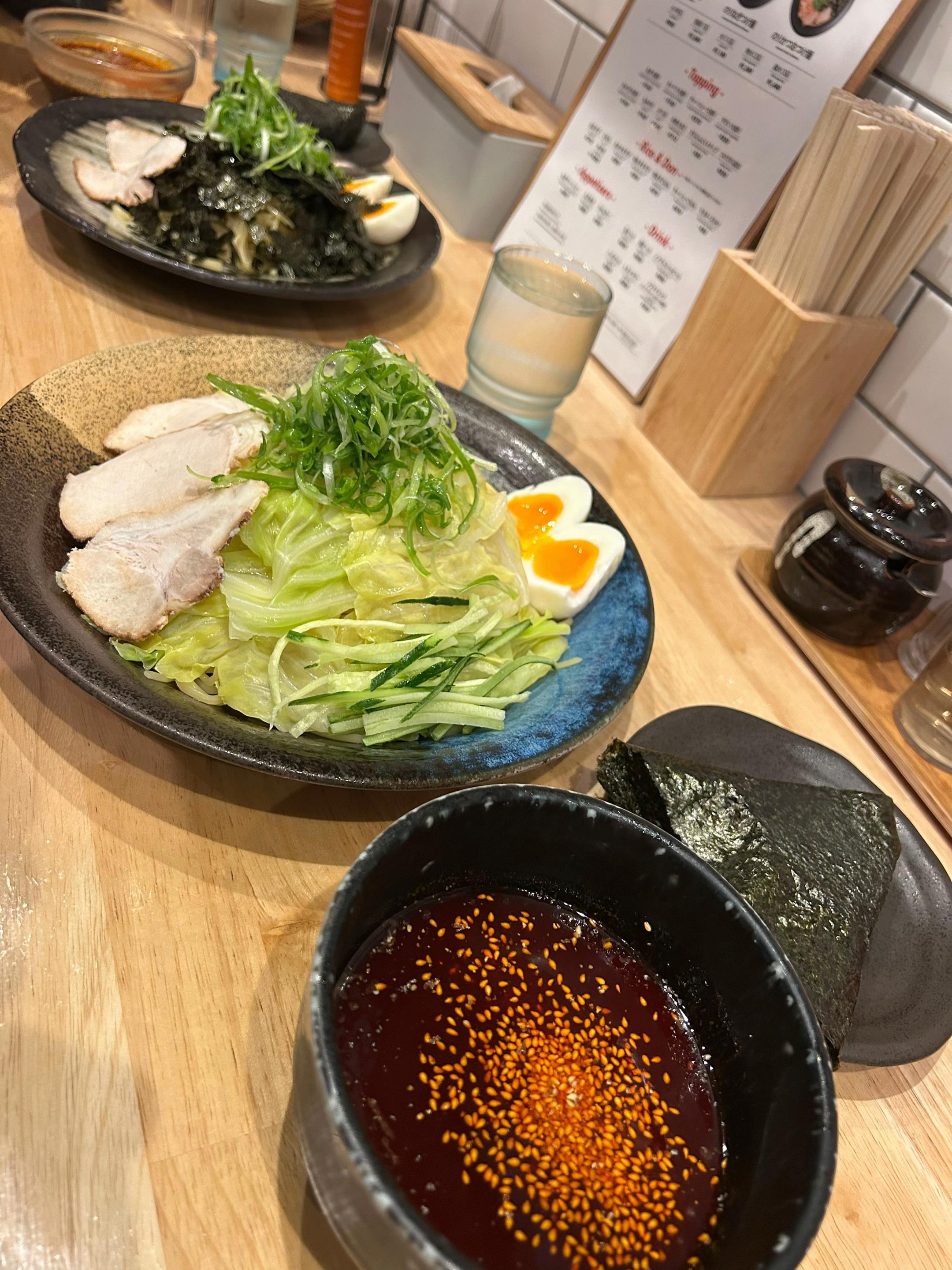 @B君