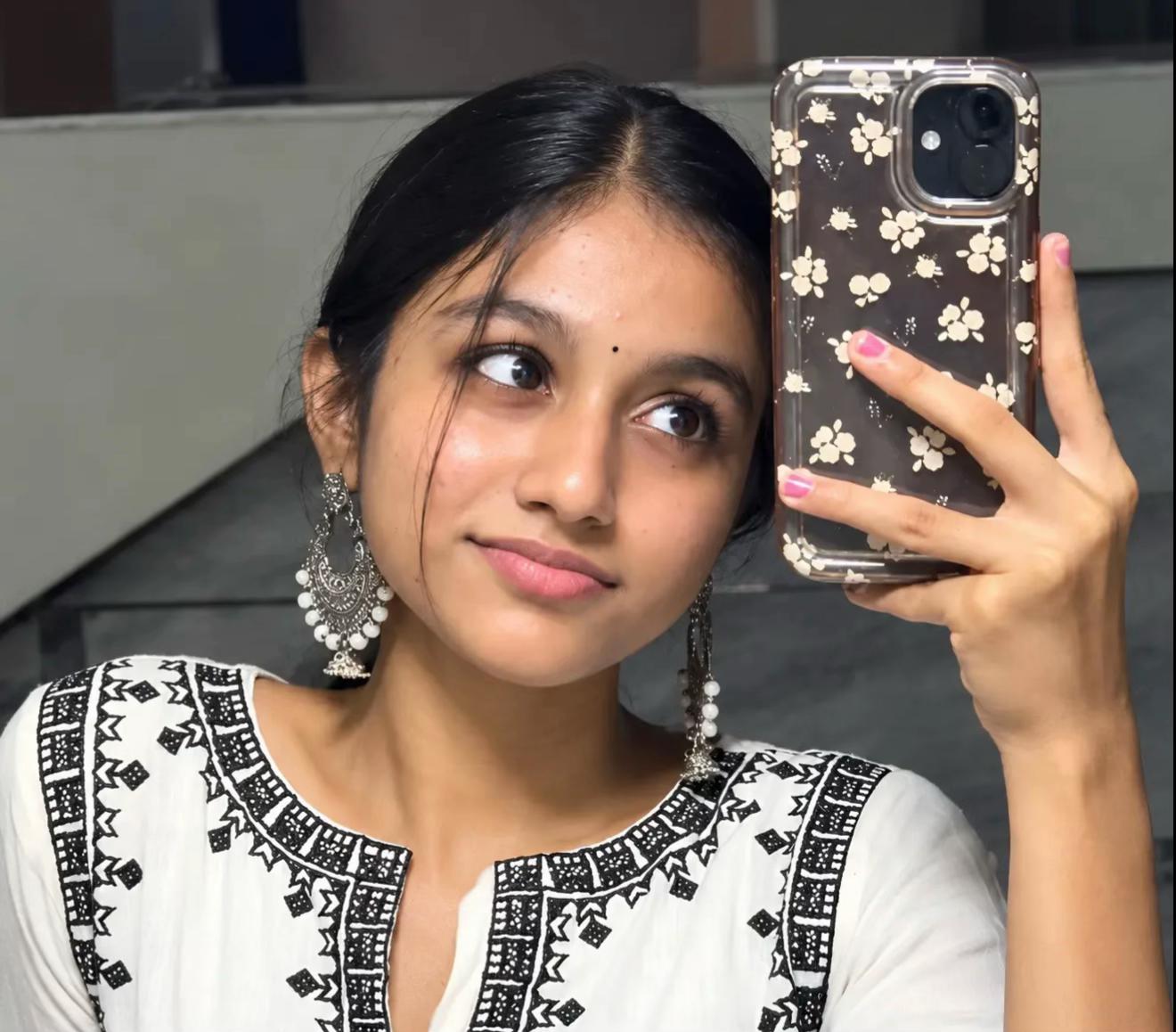 @𝐚𝐝𝐡𝐢𝐝𝐡𝐢_𝐨𝐟𝐟𝐥🍃💃