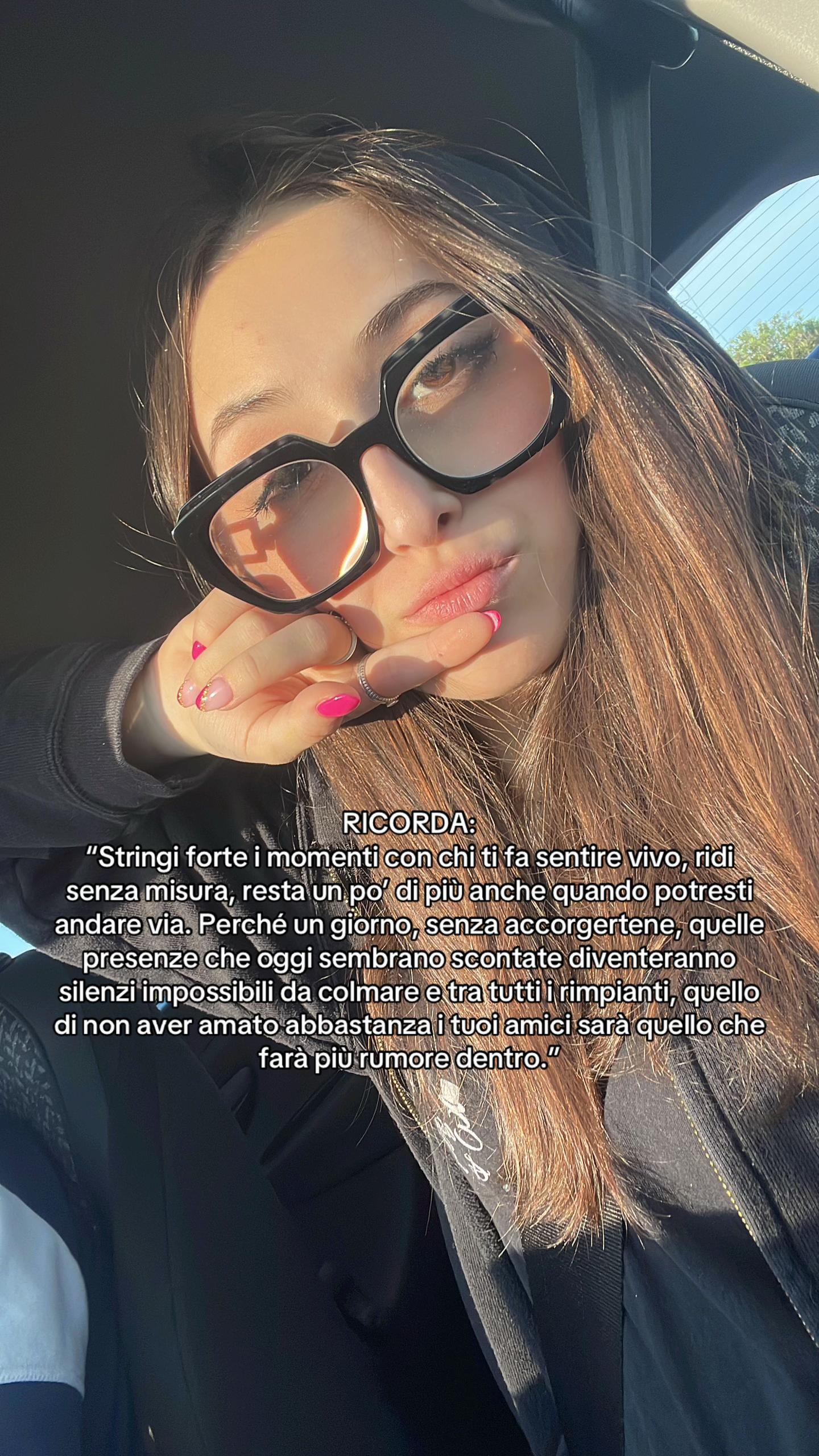 @👧🏻