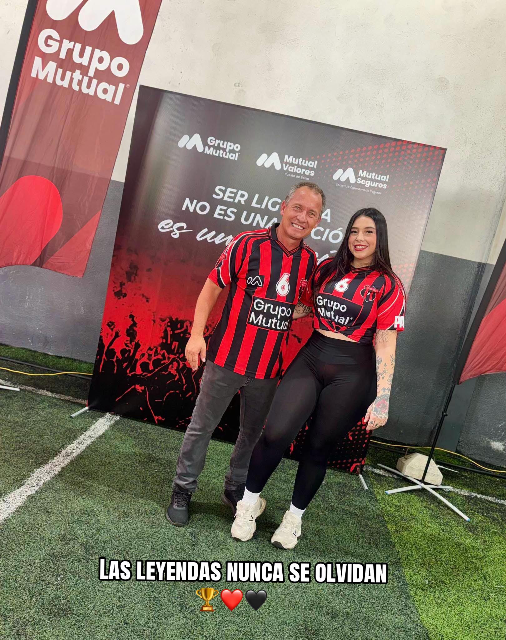 @❤️INSOPORTABLE ROJINEGRA🖤