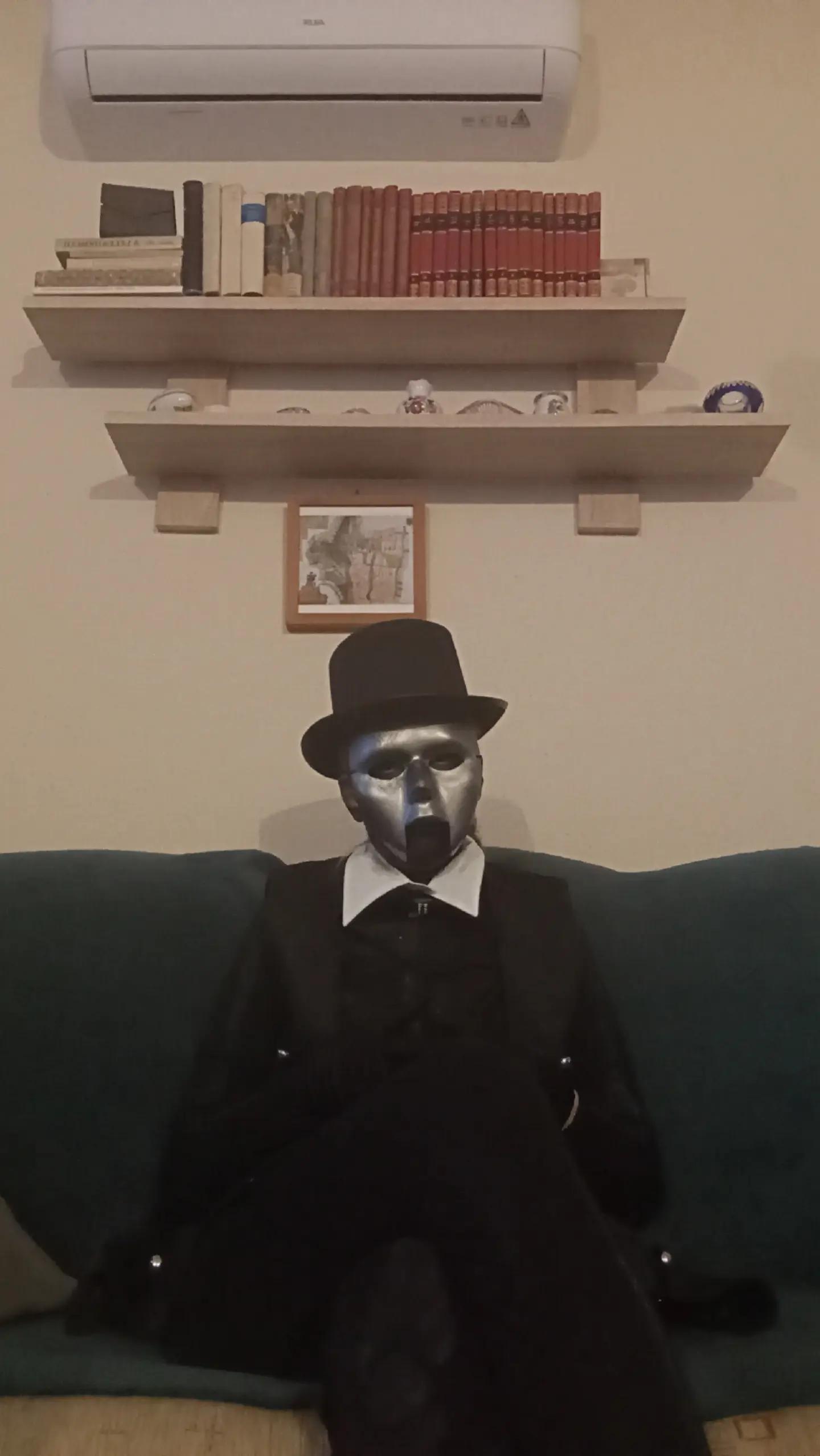 @Just A Ghost Cosplayer🌹