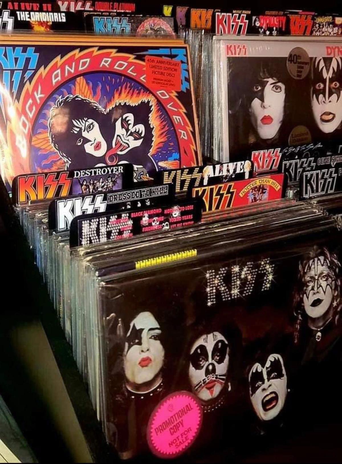 @The KISS Asylum