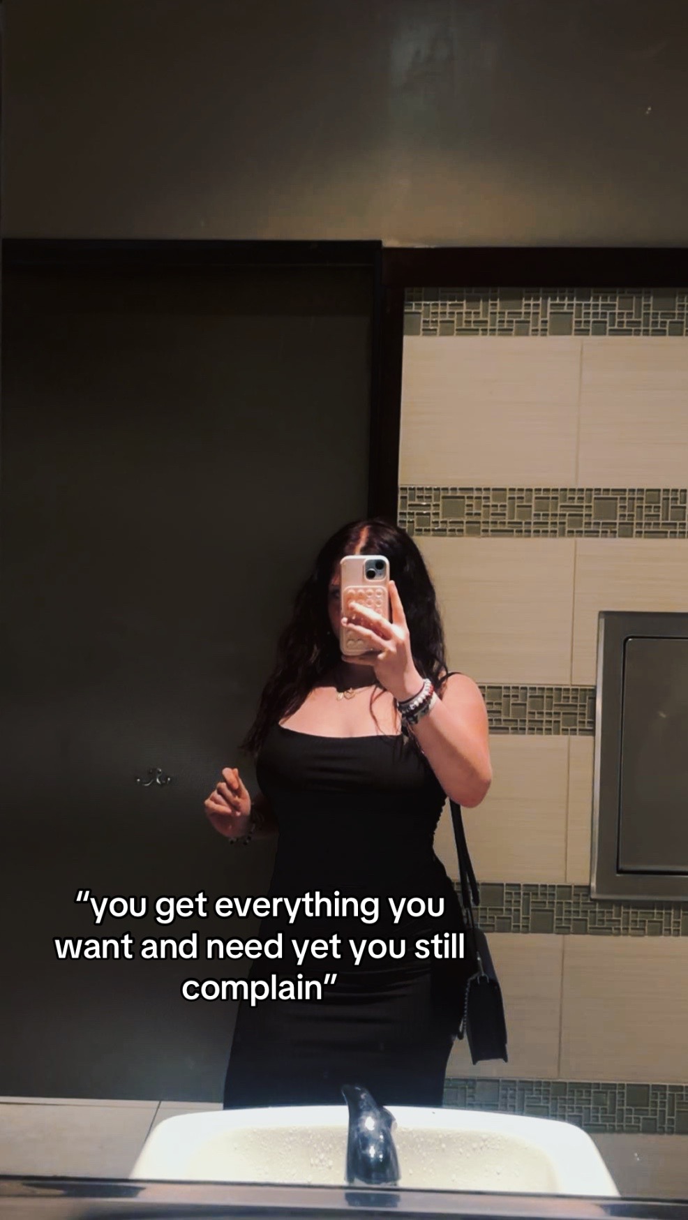 @⃟